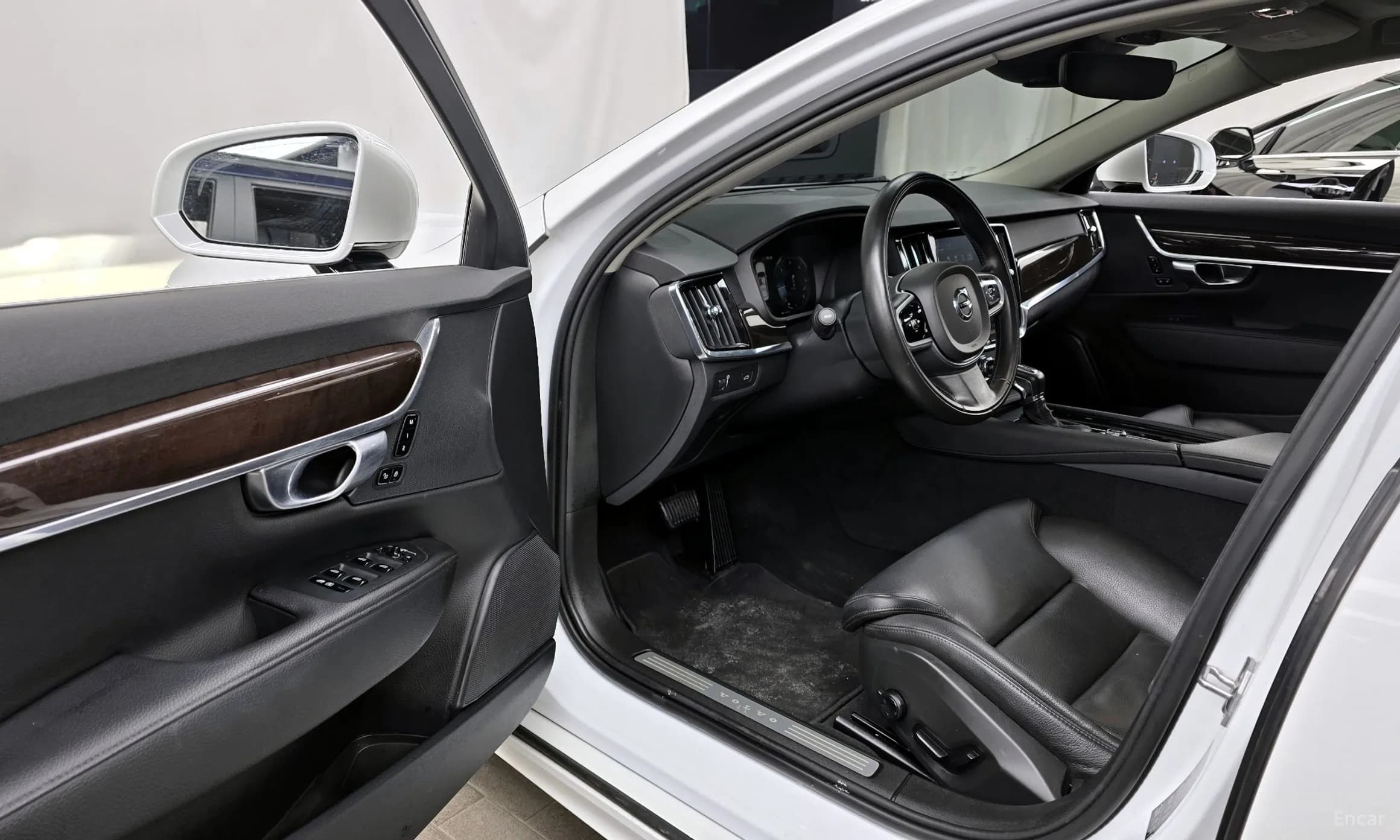 S90