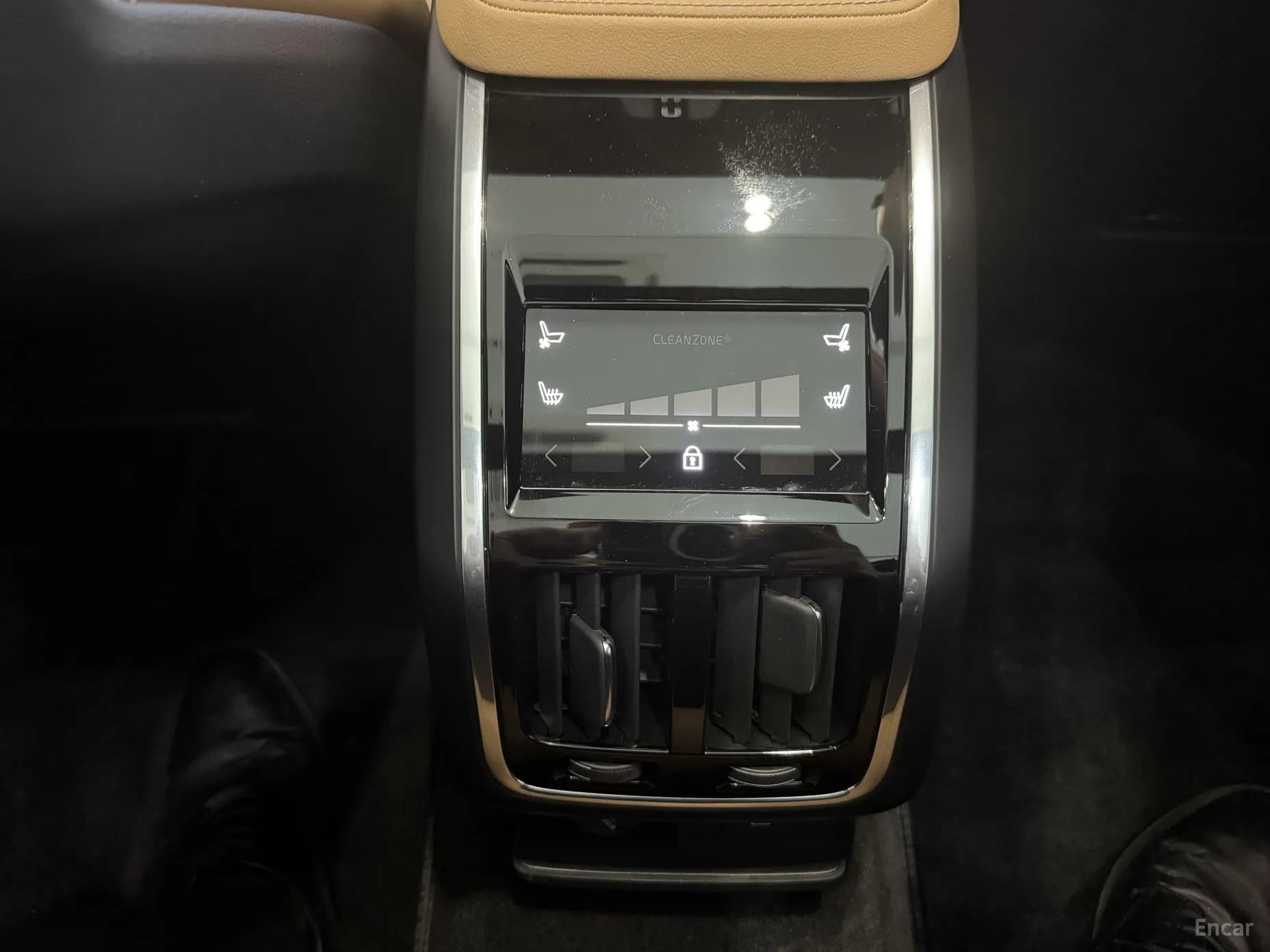 S90