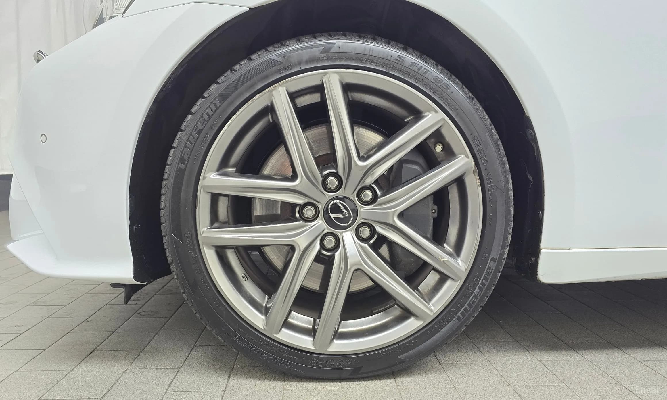 New IS200t