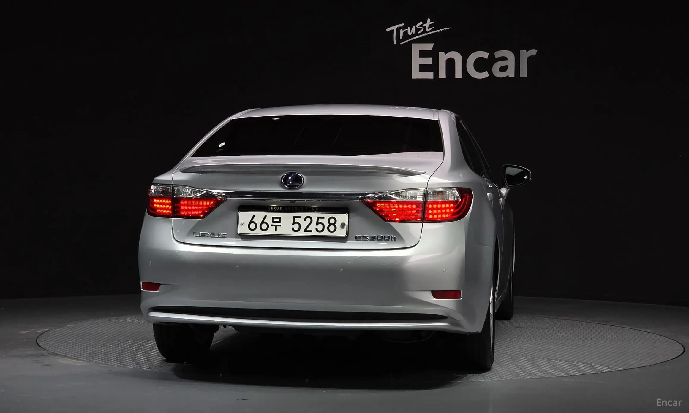 New ES300h