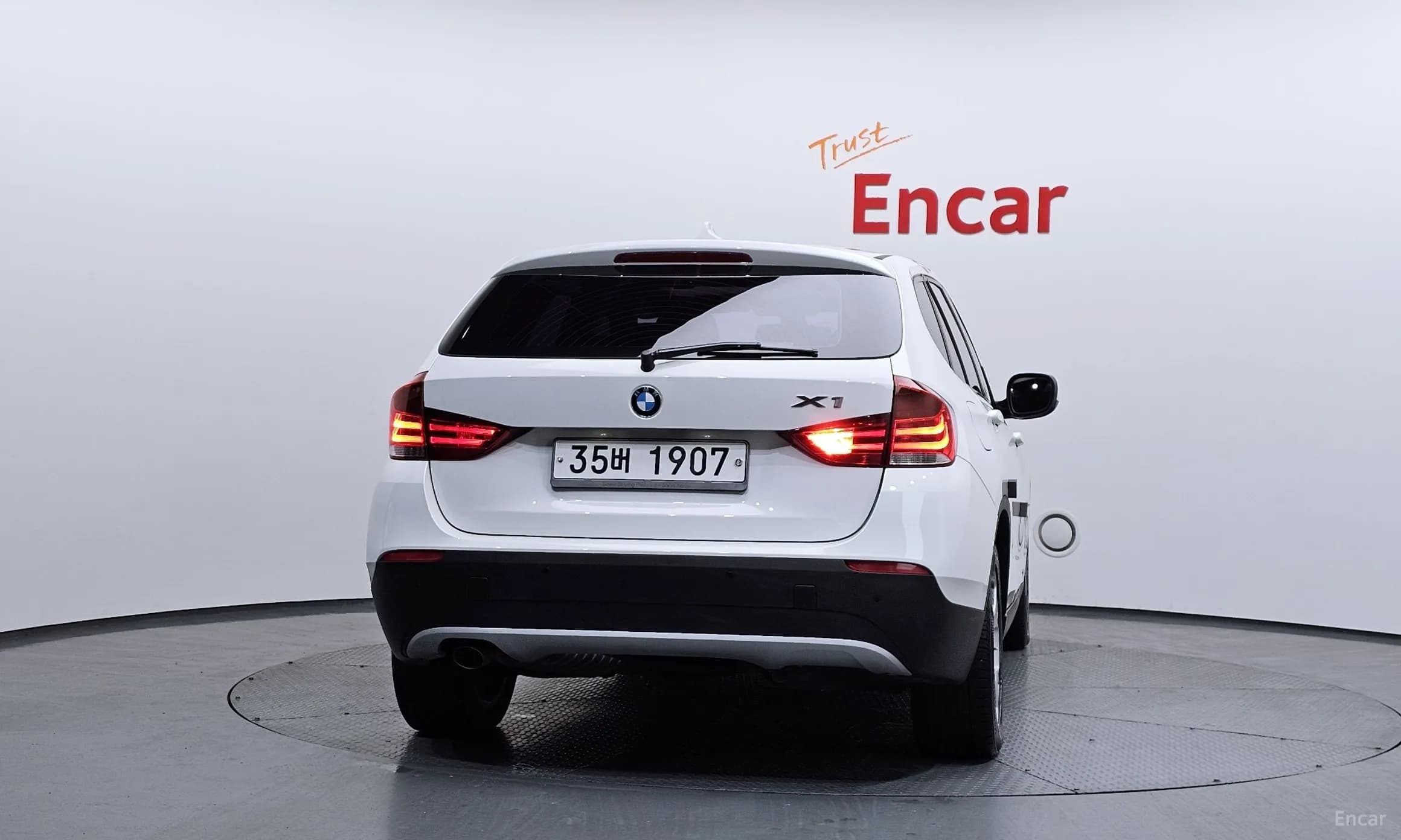 X1 (E84)