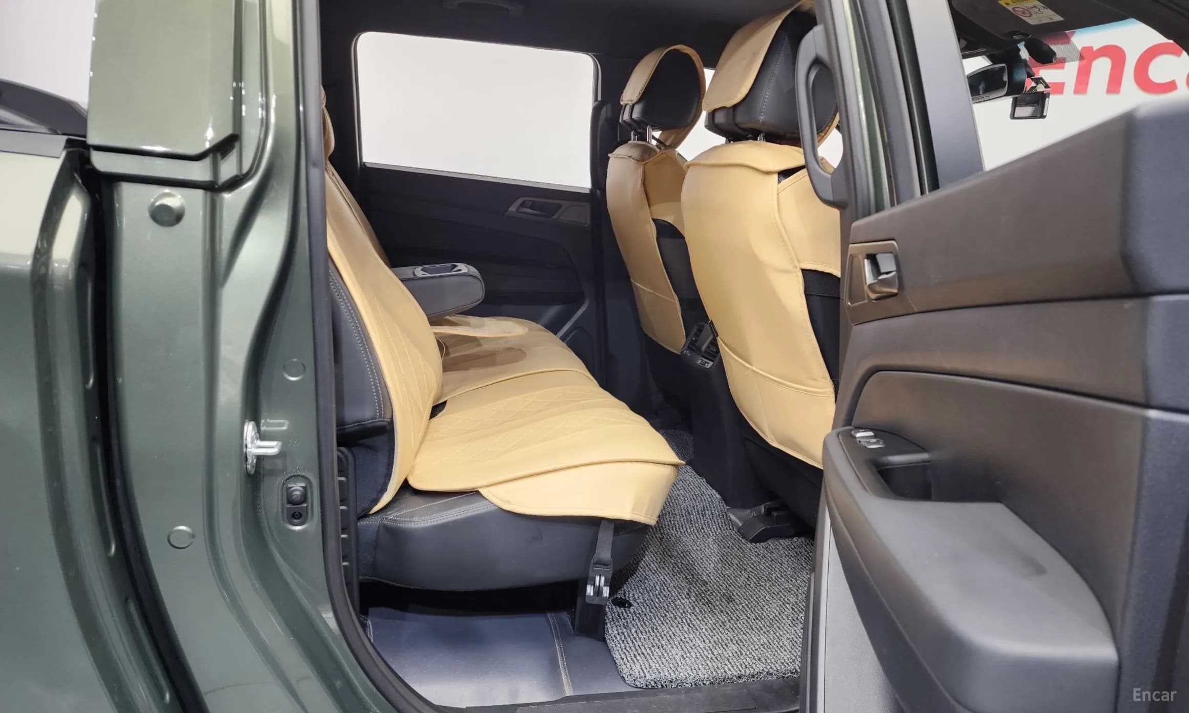 Rexton Sports Khan