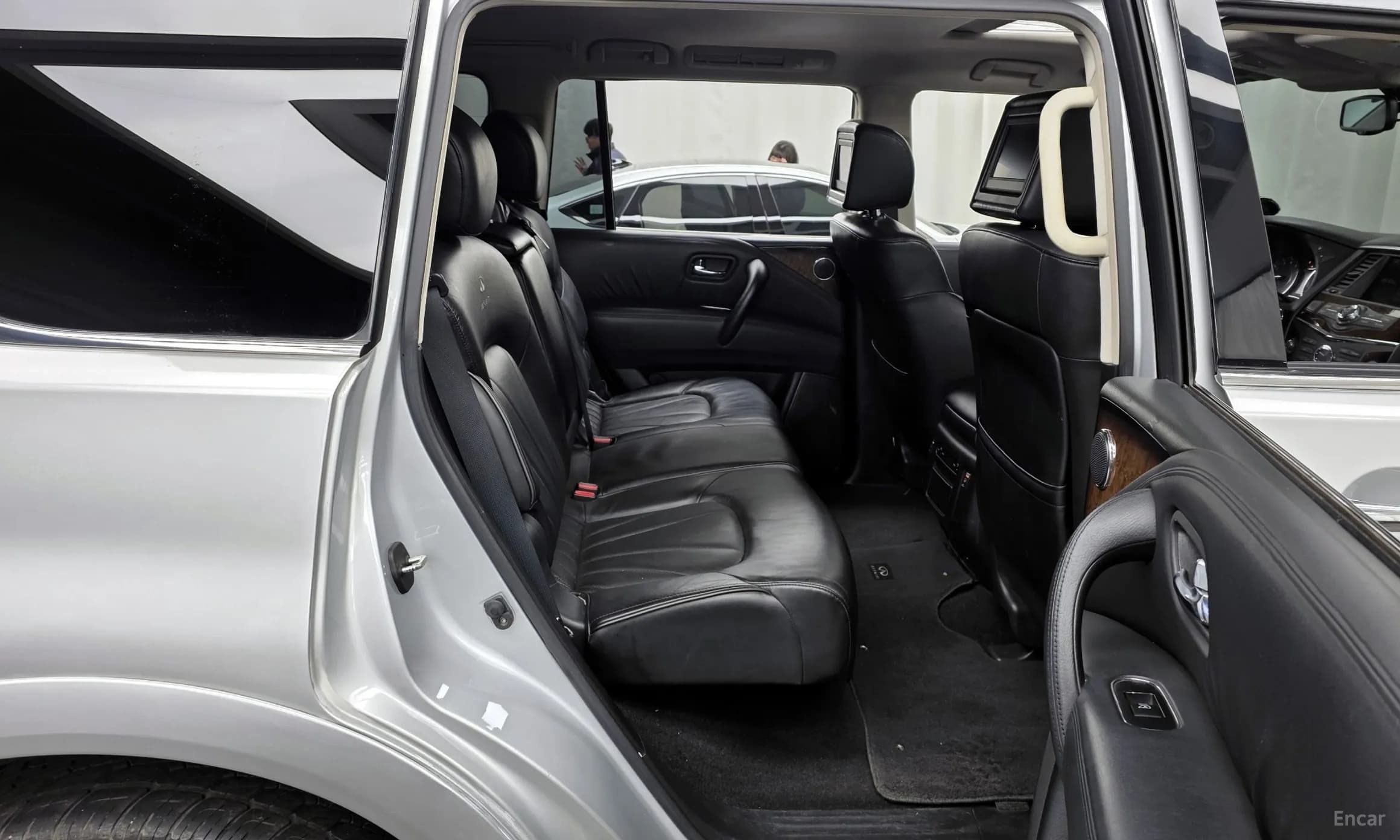 QX56