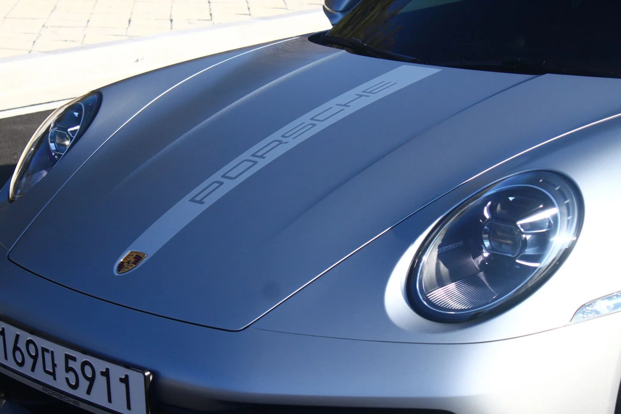 911 (992)