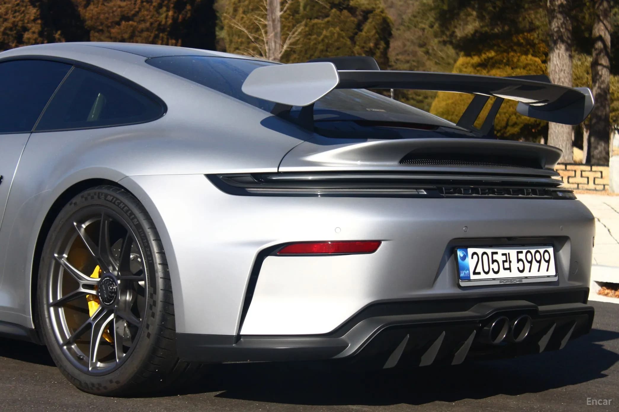 911 (992)