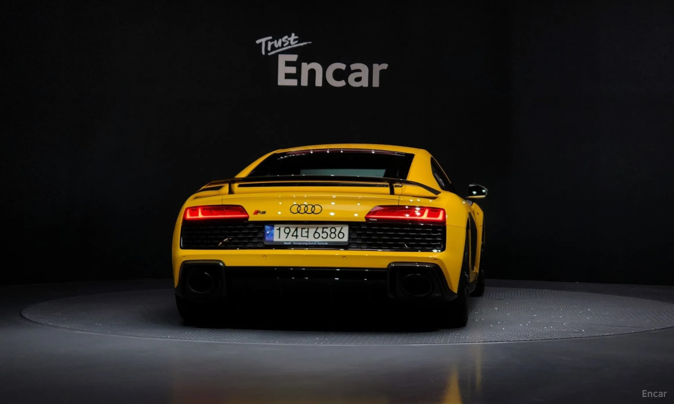 R8 (4S)