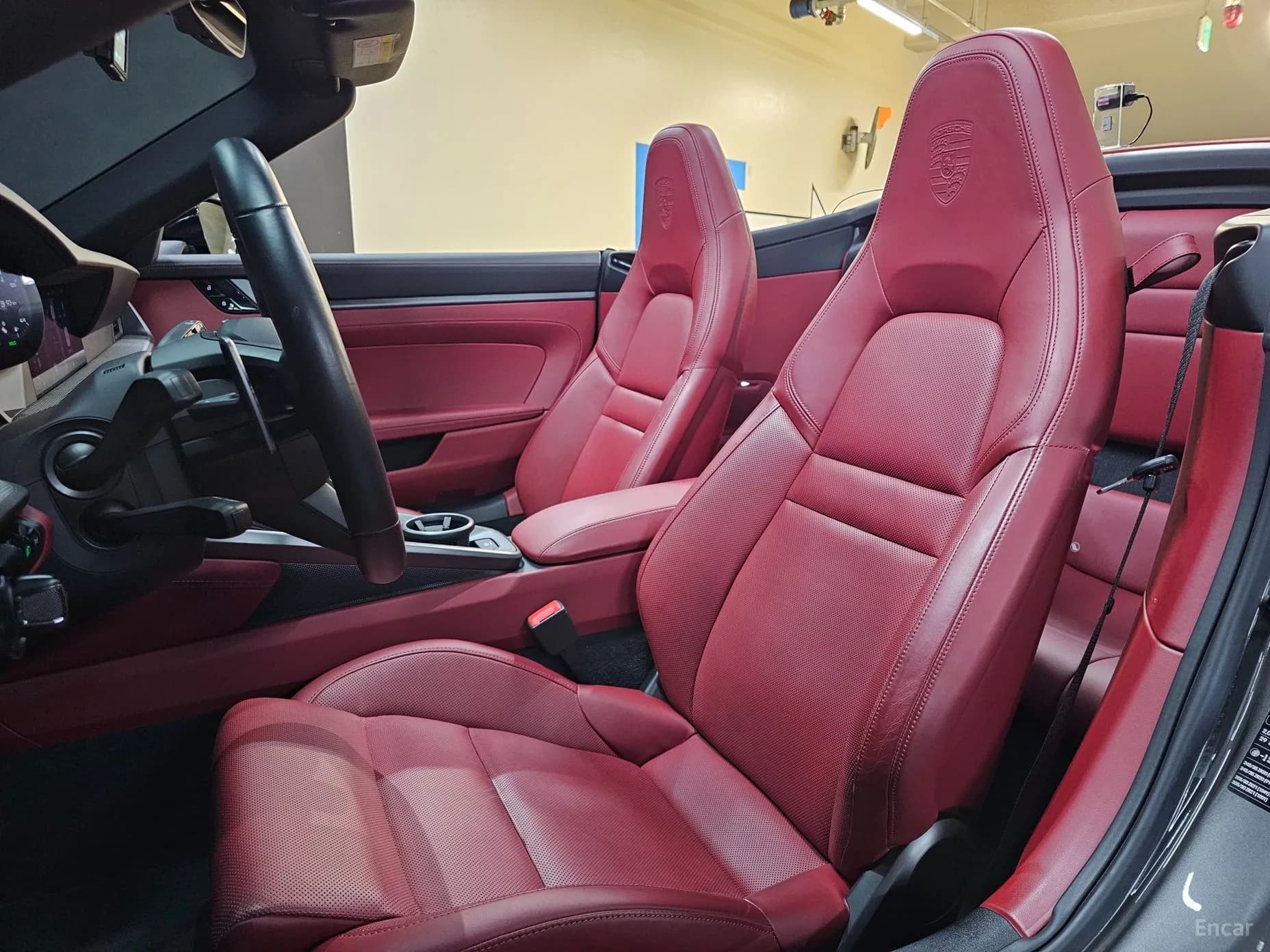 911 (992)