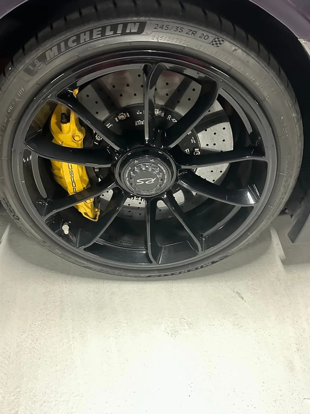 910
