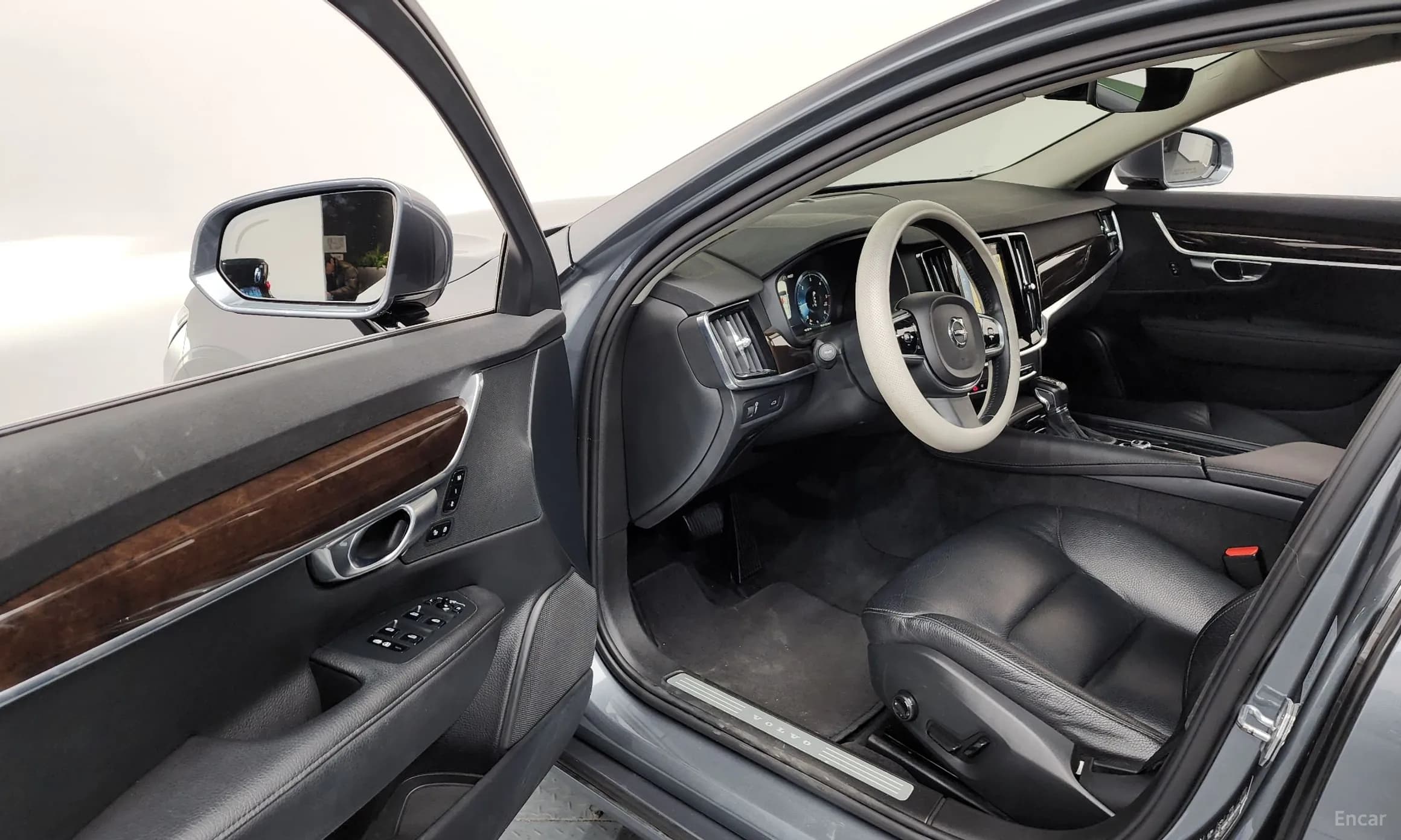 S90
