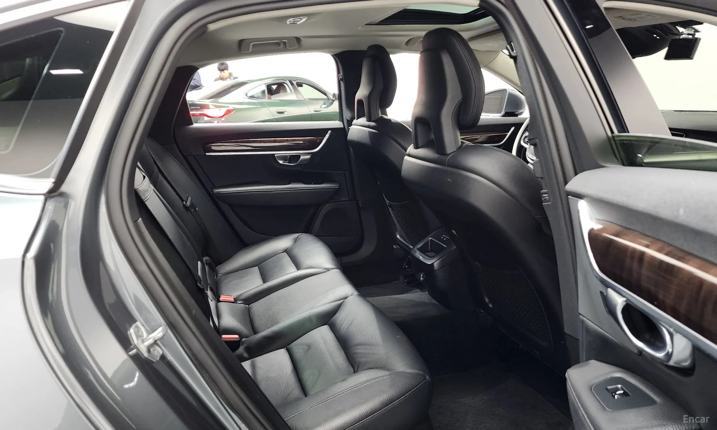 S90