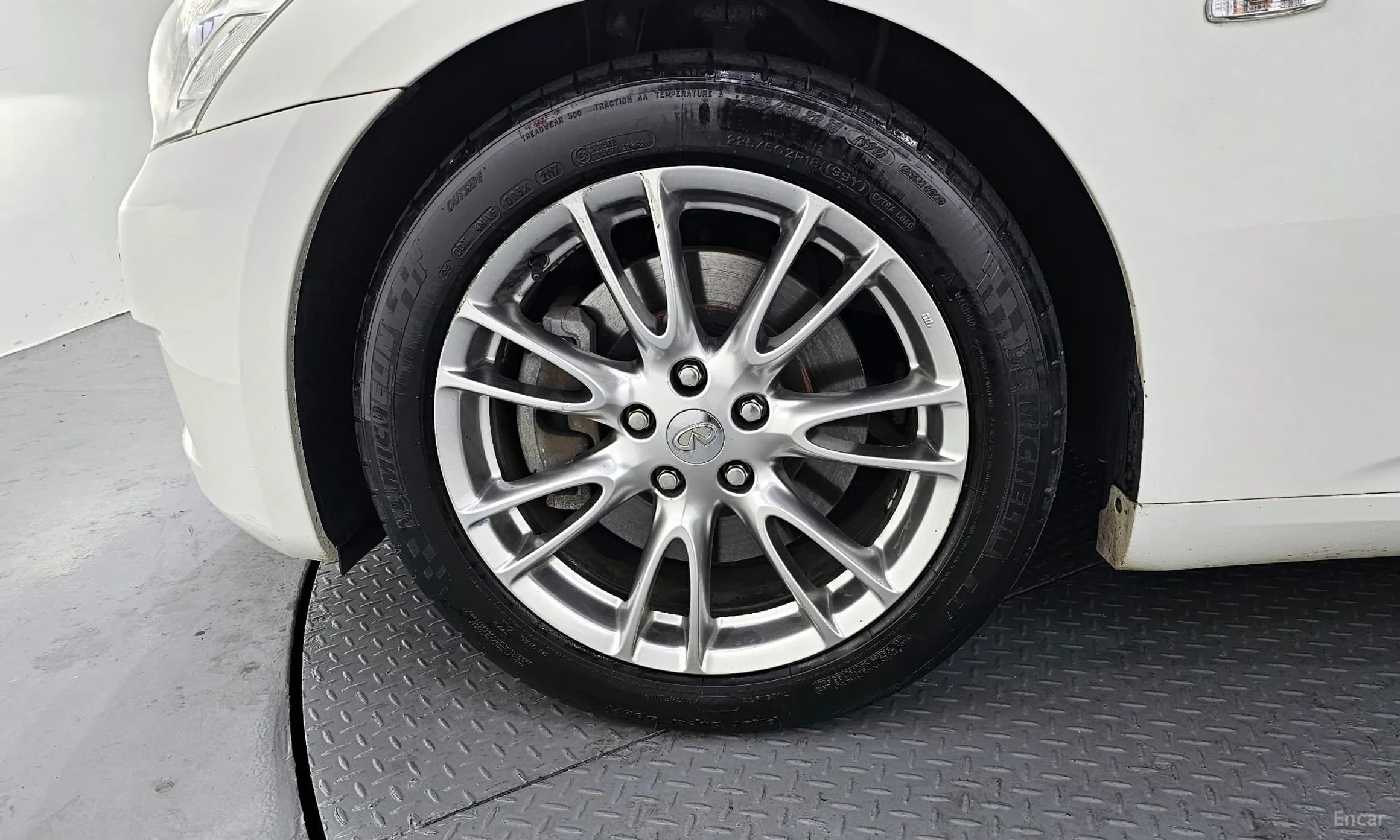G37