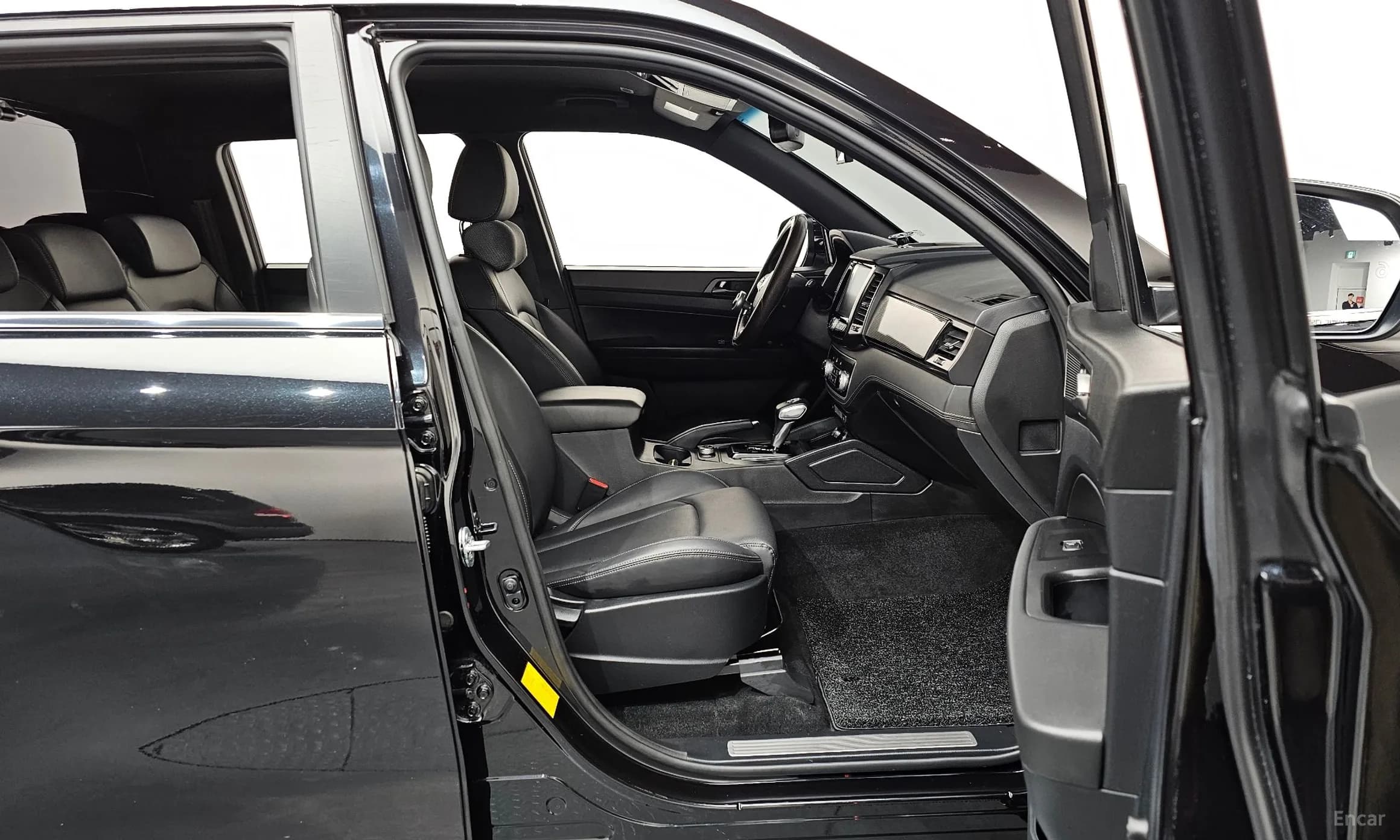 Rexton Sports Khan