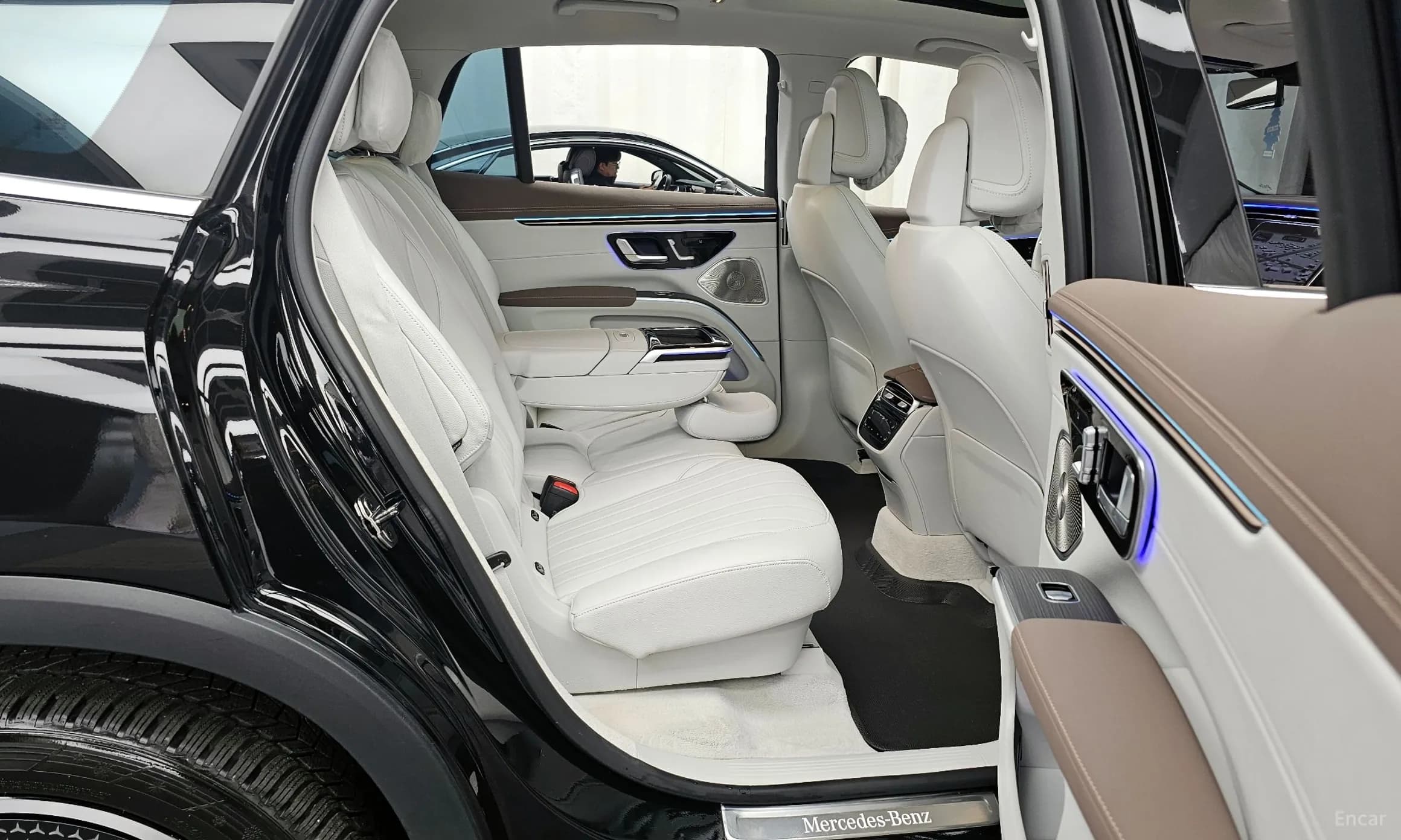 EQS SUV X296