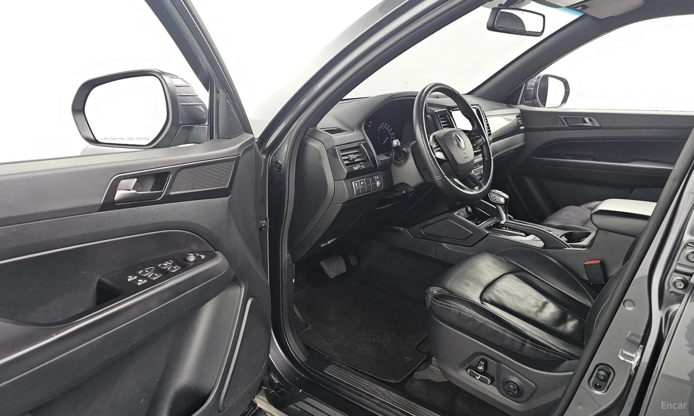 Rexton Sports Khan