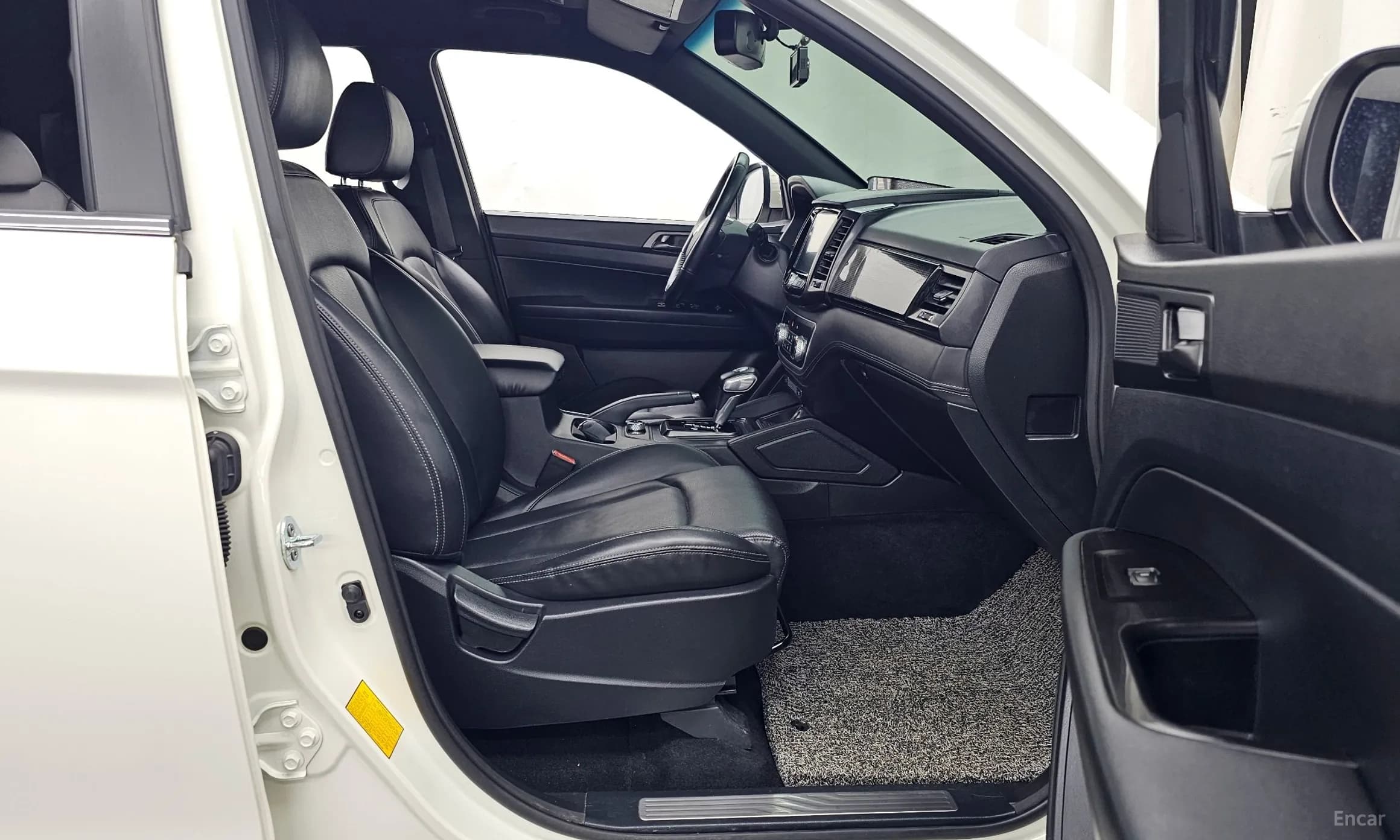Rexton Sports Khan