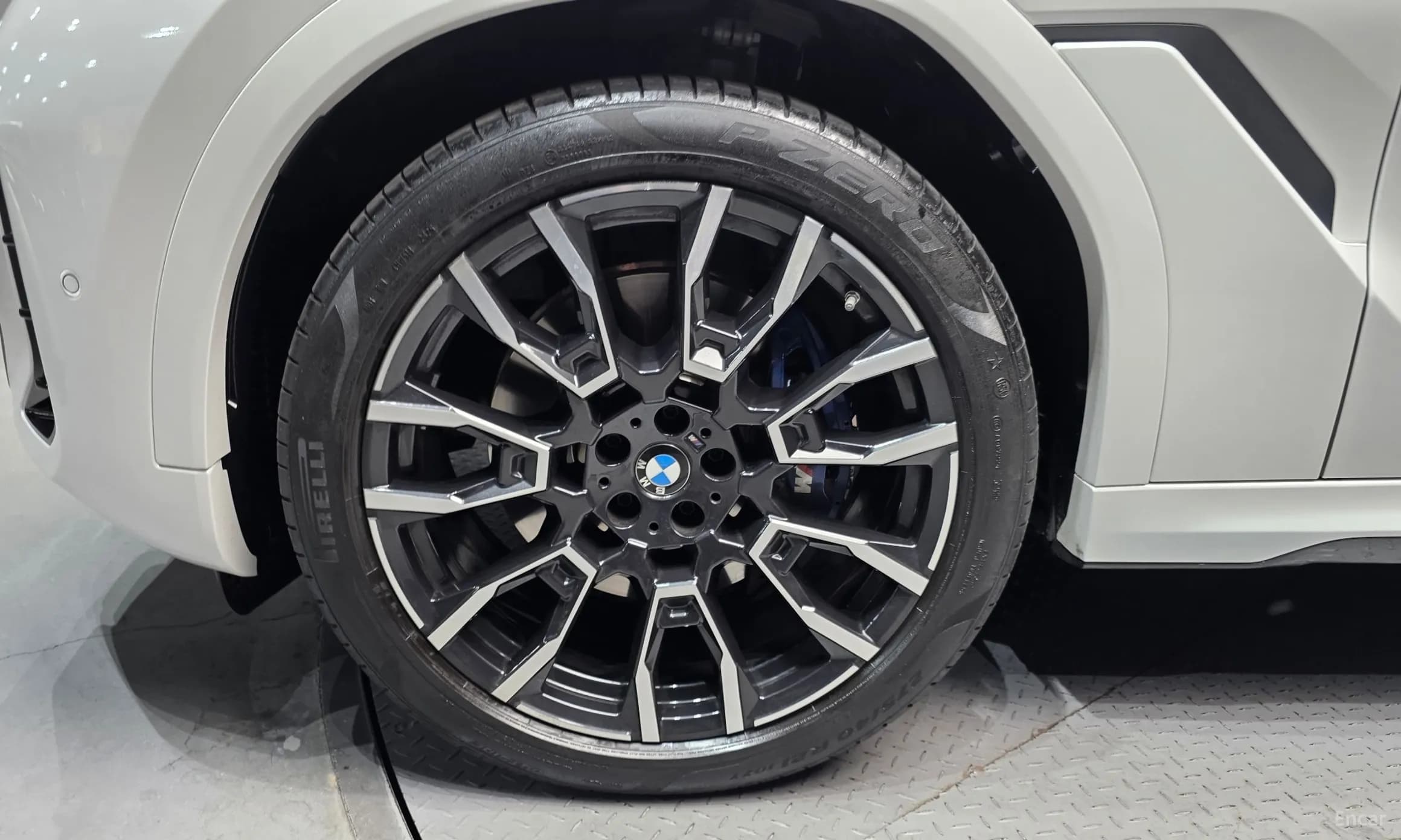 X6 (G06)