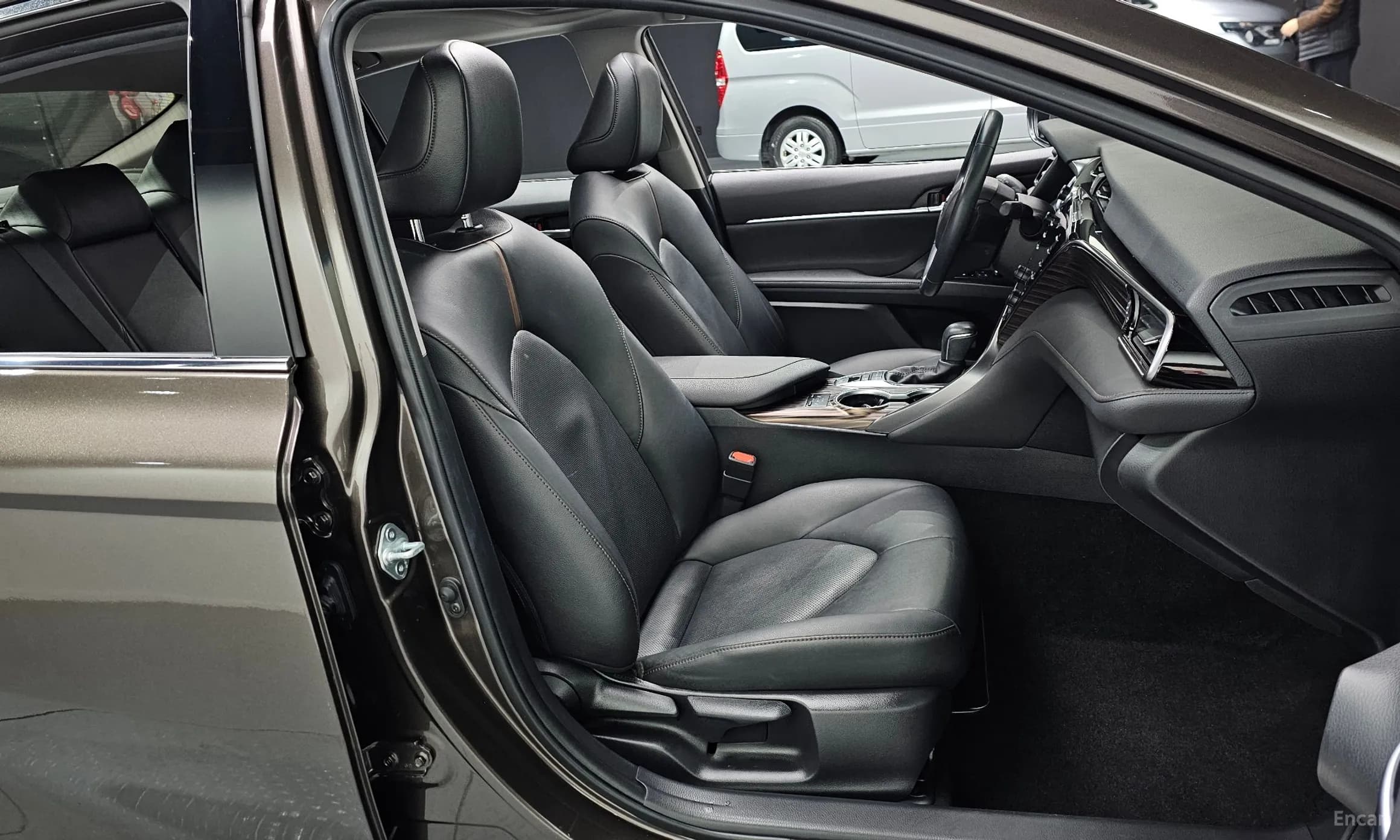Camry (XV70)
