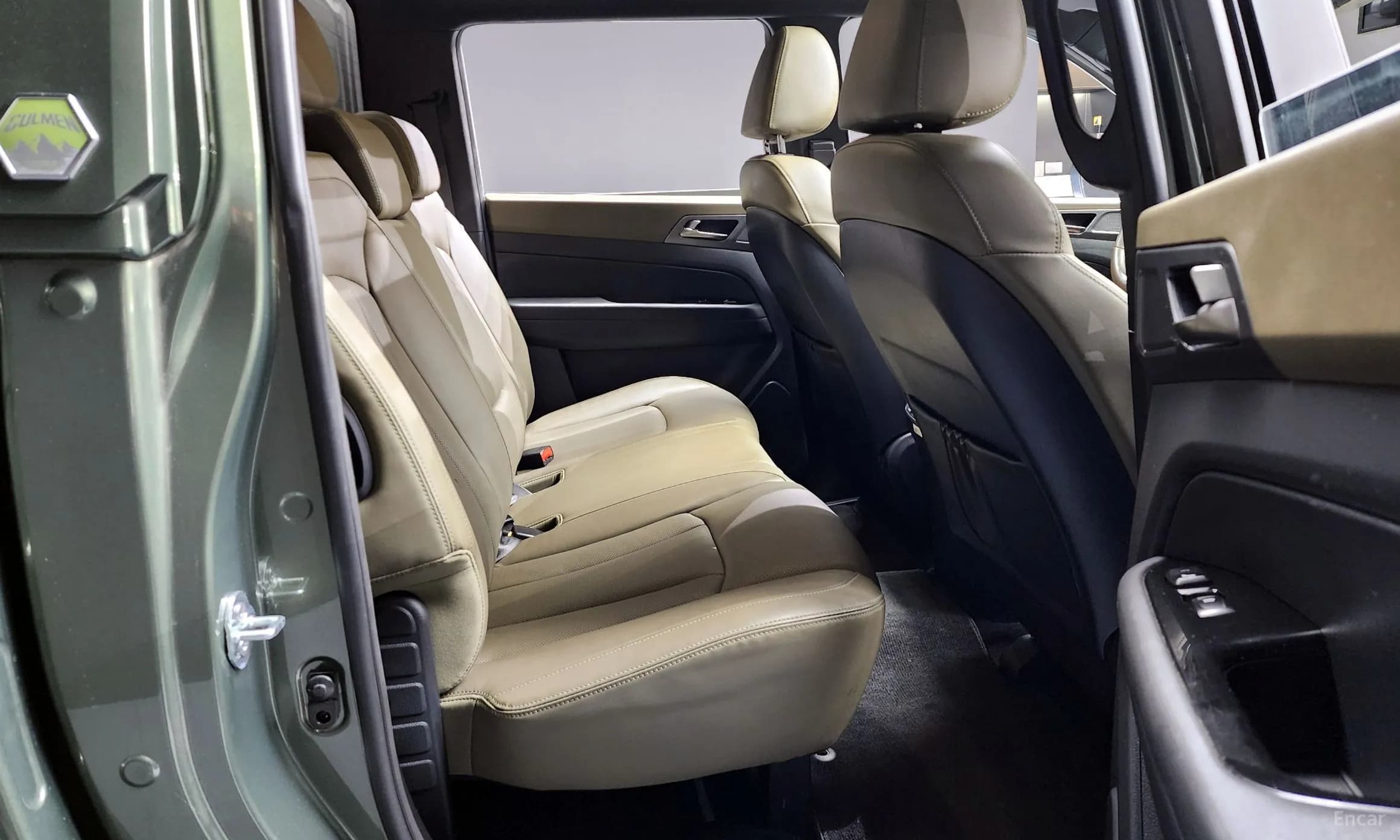 Rexton Sports Khan