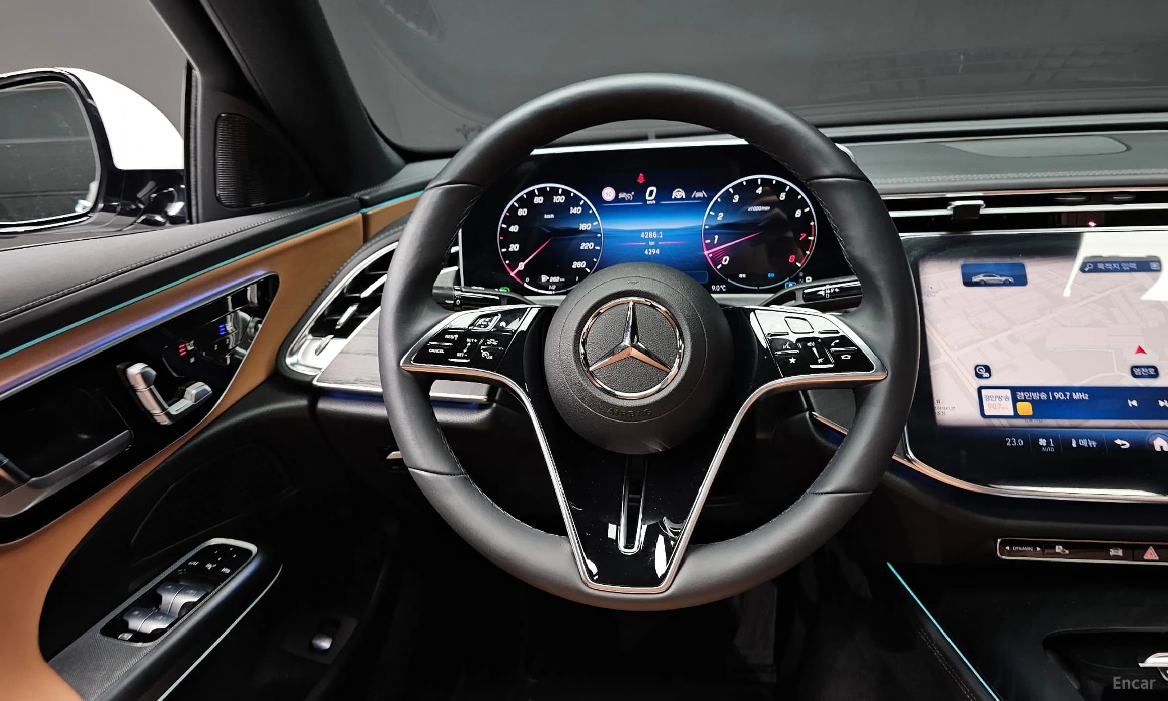 E-Class W214