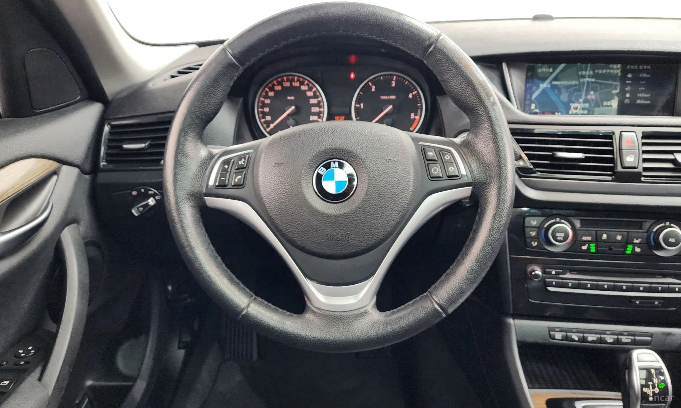 X1 (E84)