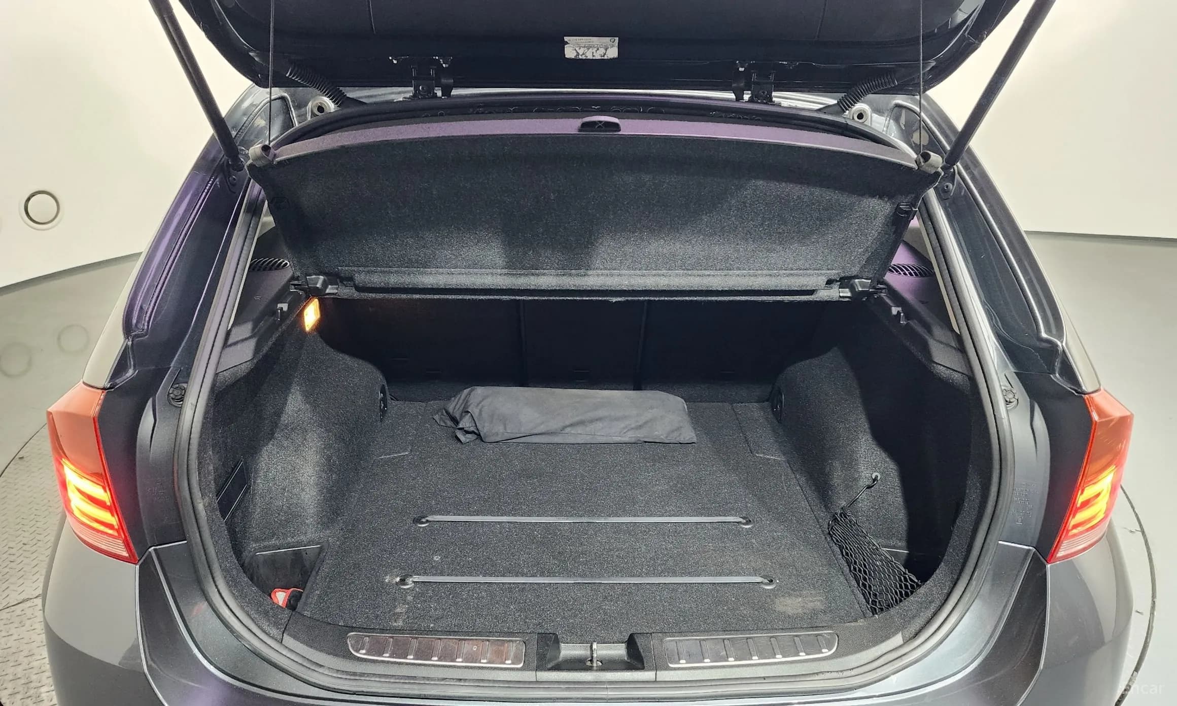 X1 (E84)