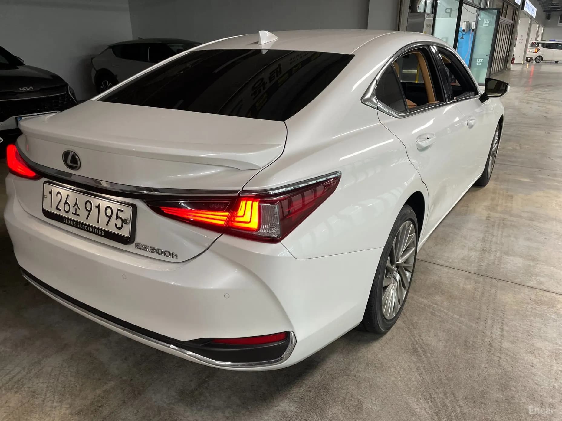 ES300h 7th Generation
