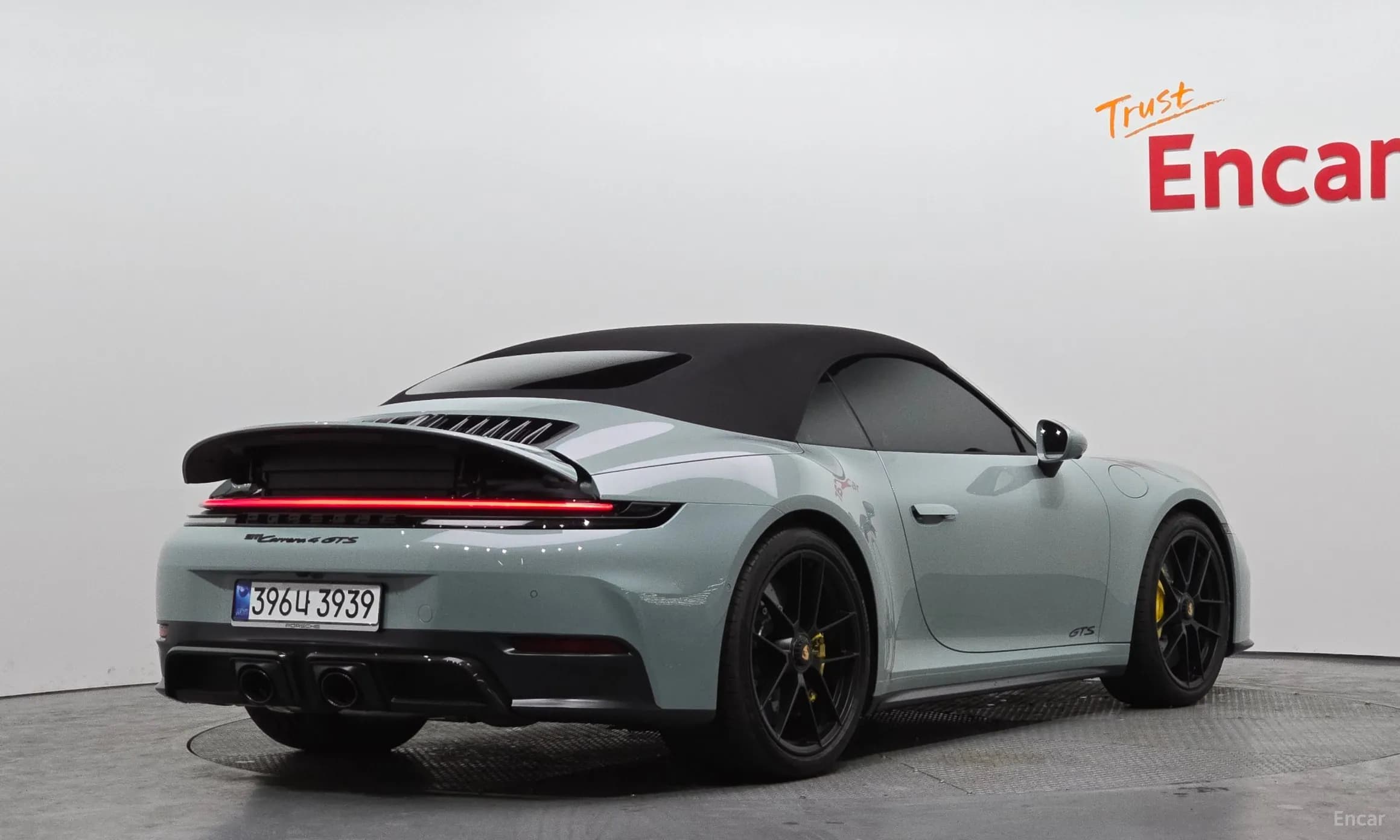 911 (992)