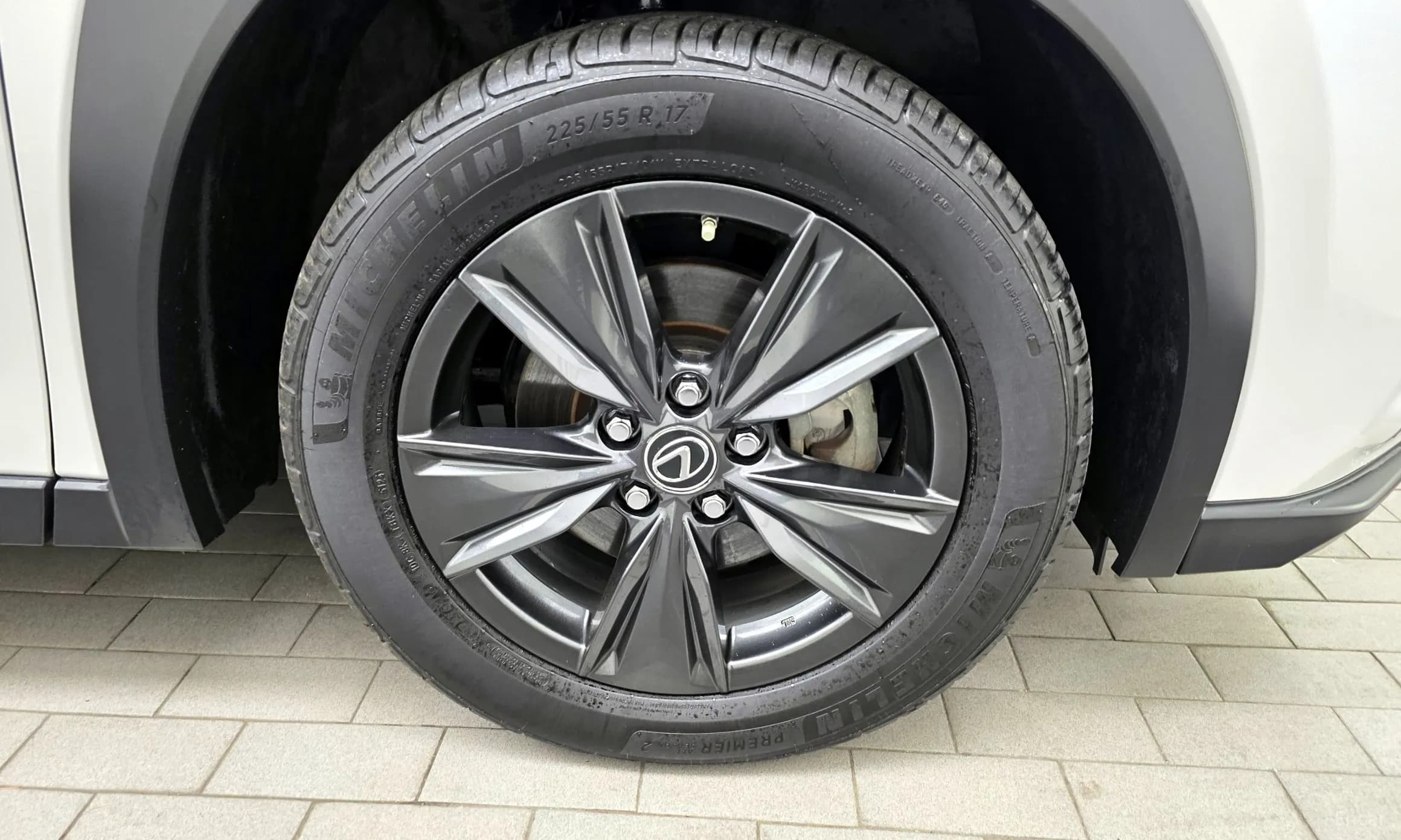 UX250h