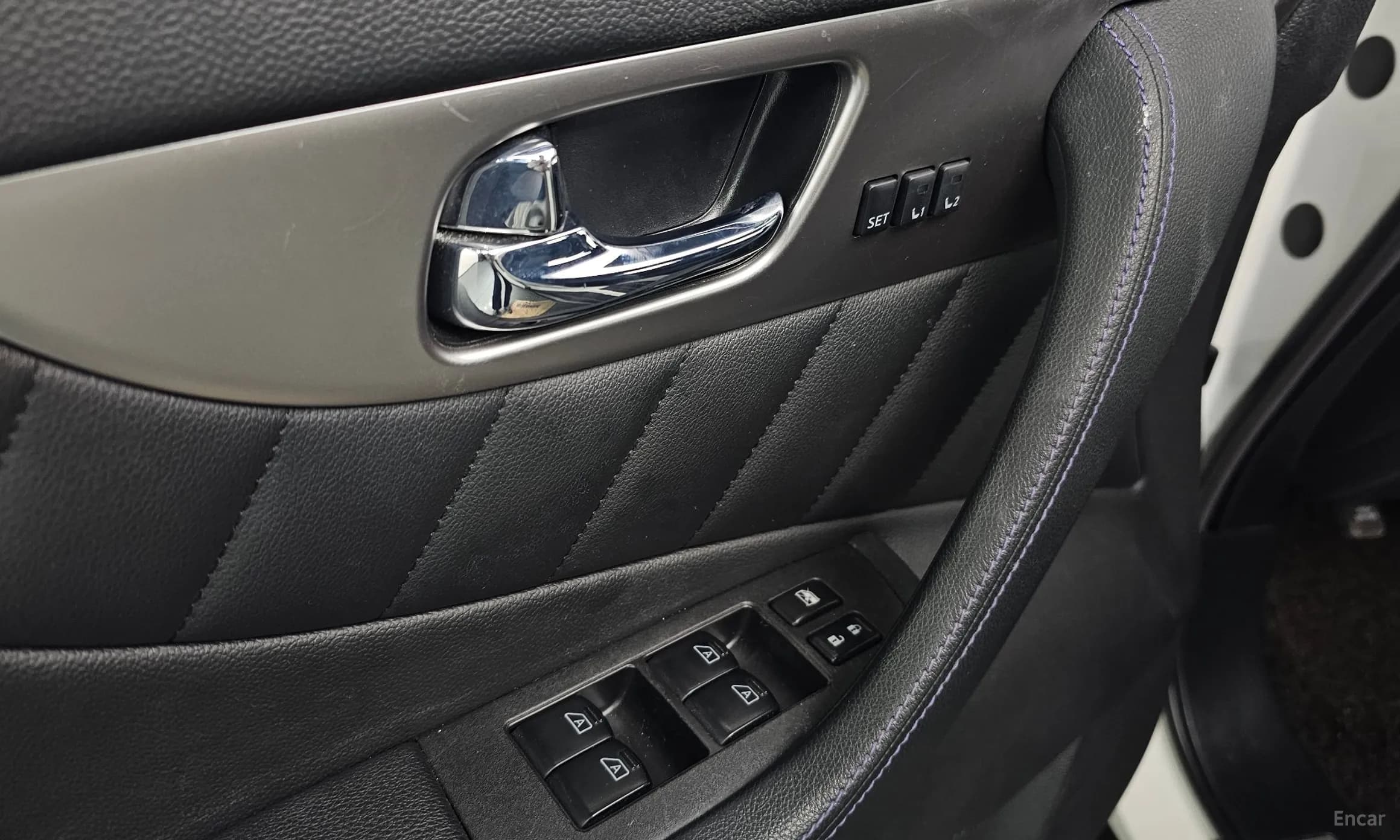 QX70