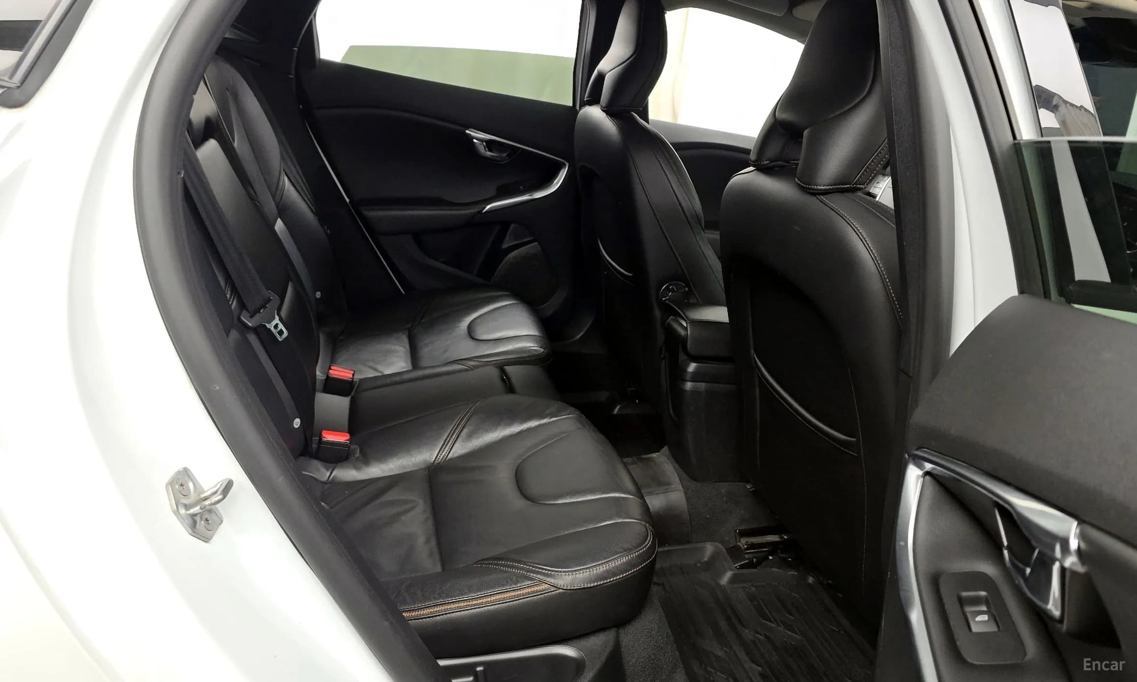 V40 Cross Country