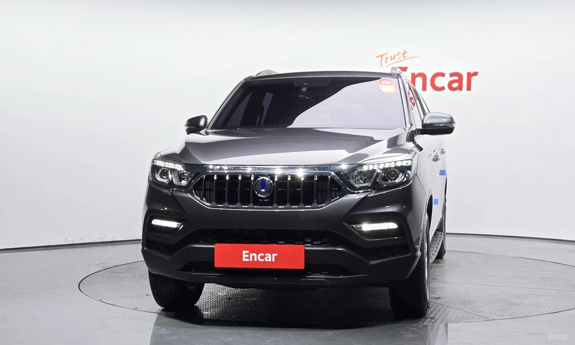 Rexton Sports Khan