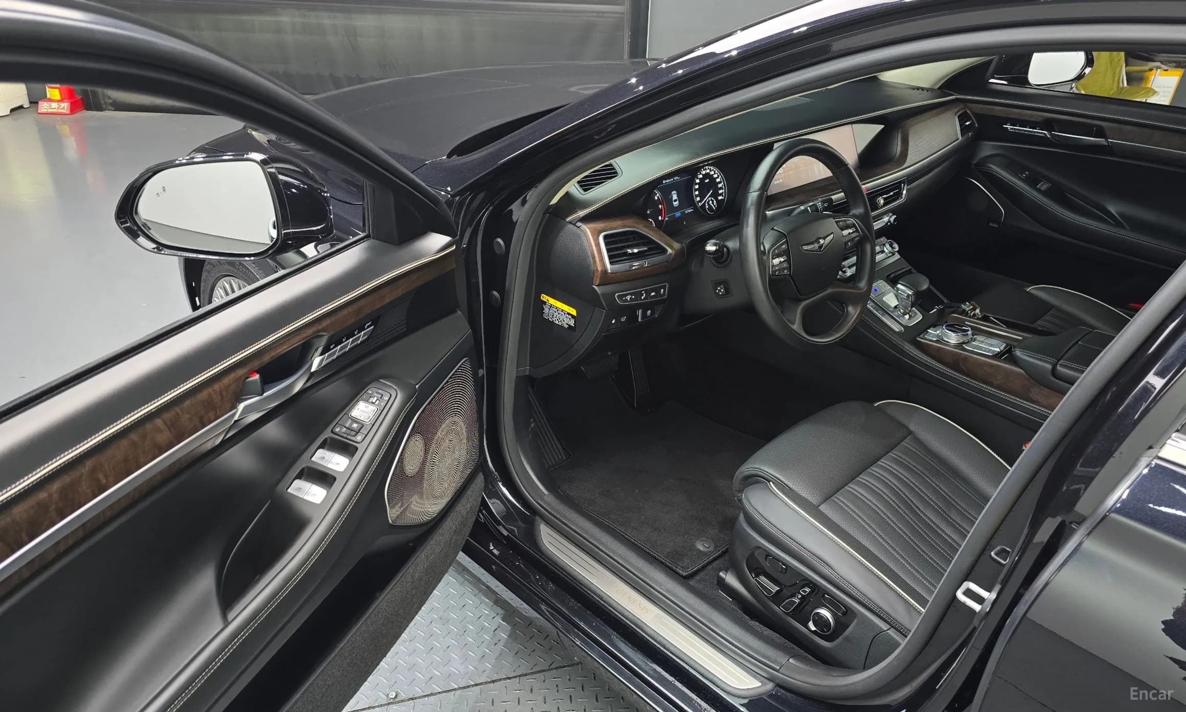 G90