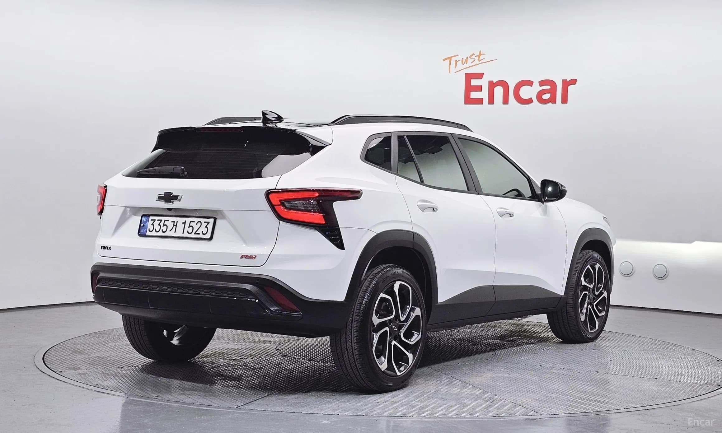 Trax Crossover