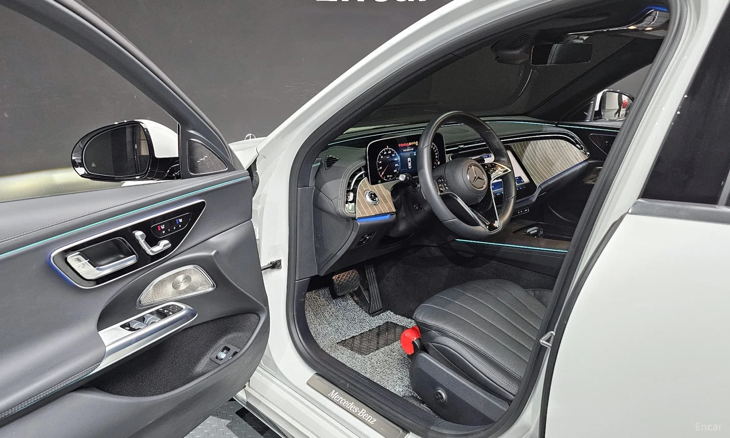 E-Class W214