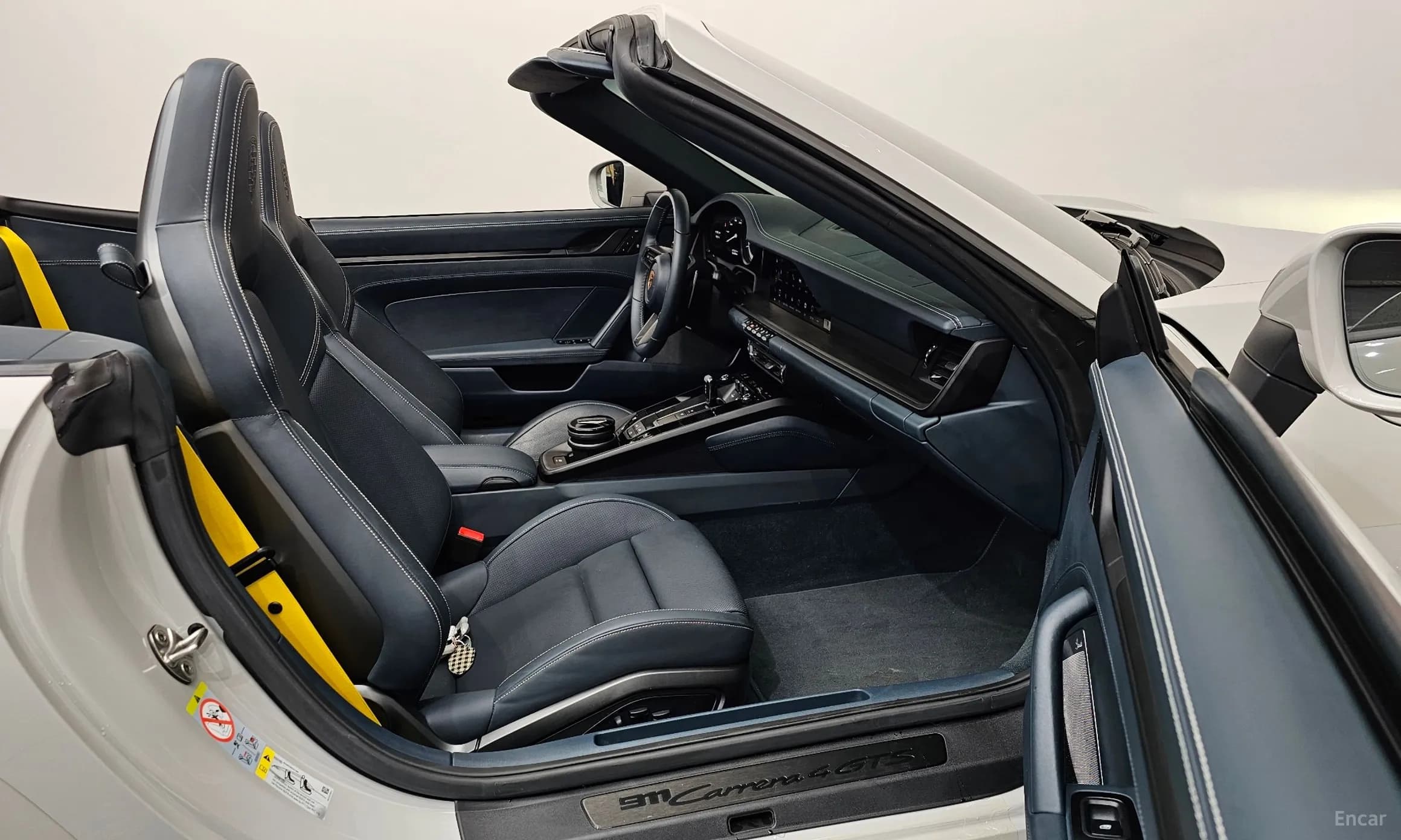 911 (992)