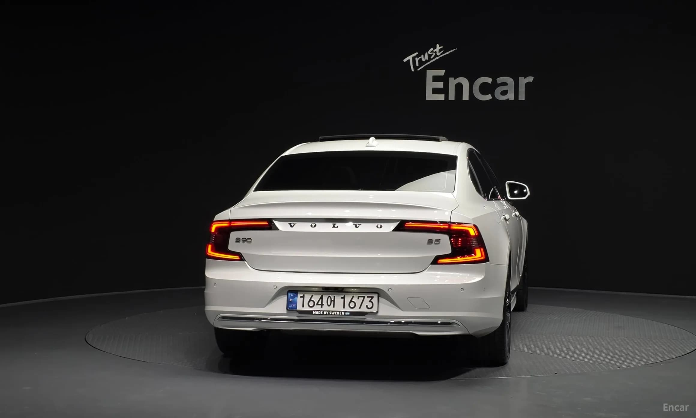 S90