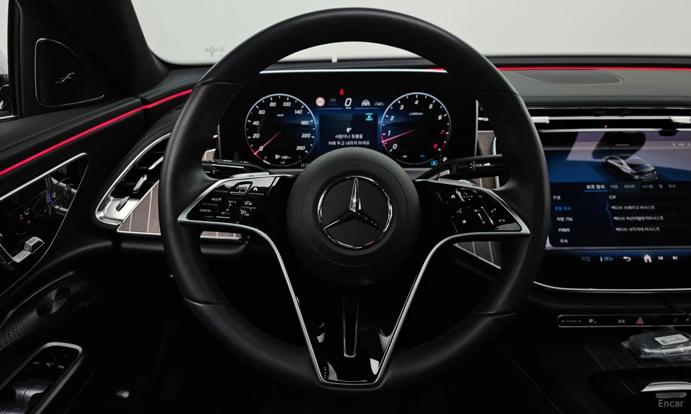 E-Class W214