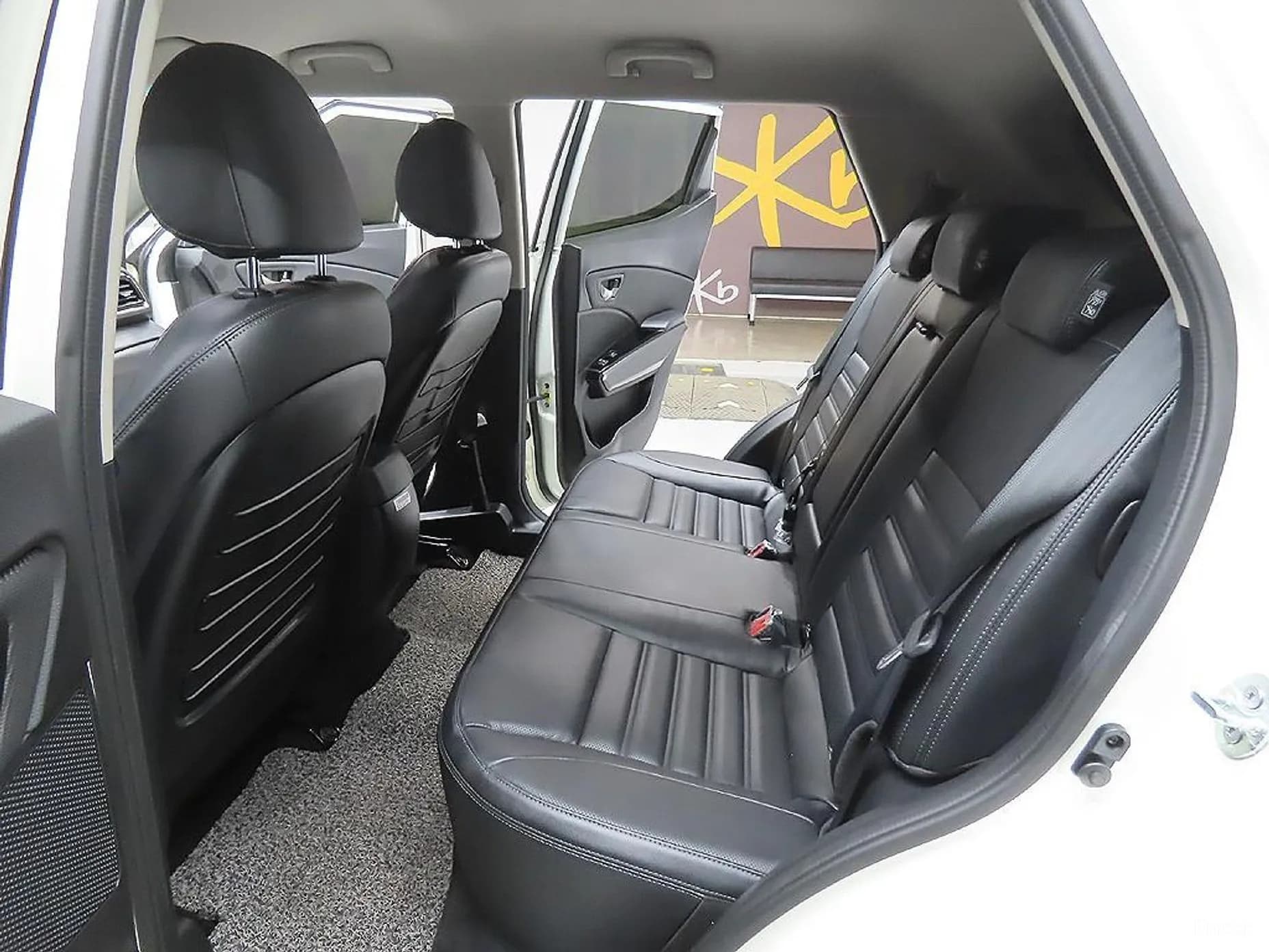 Berry New Tivoli