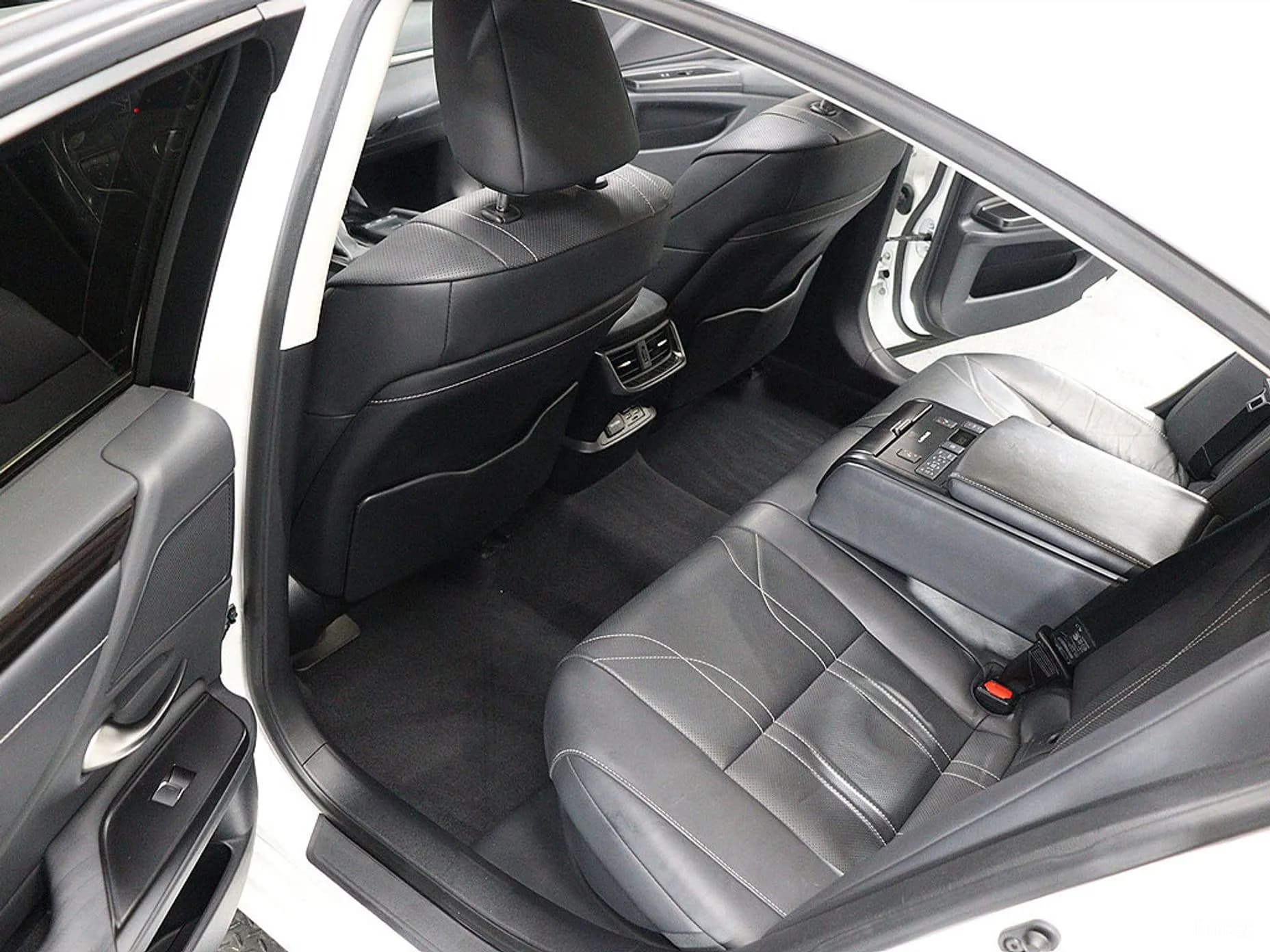 ES300h 7th Generation