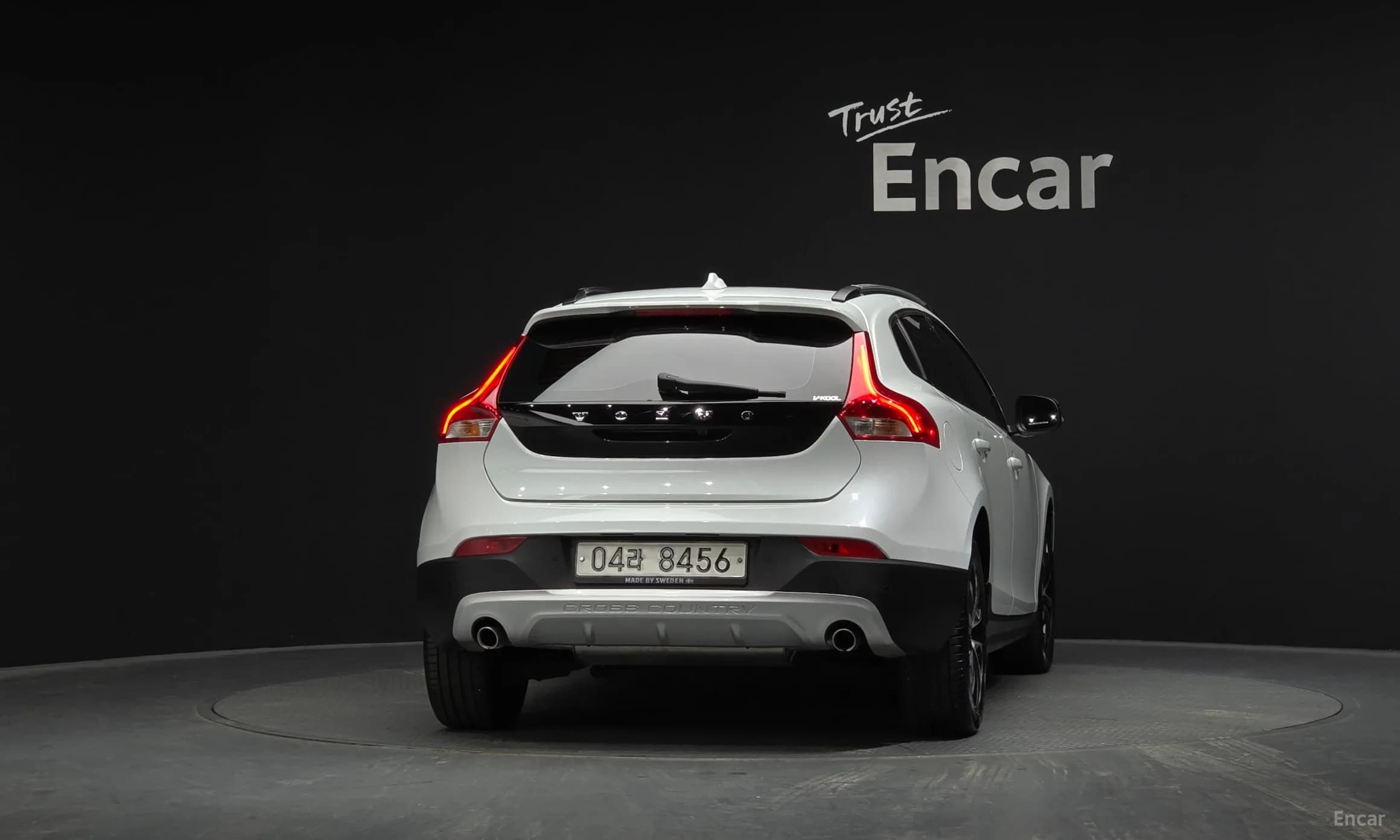 V40 Cross Country