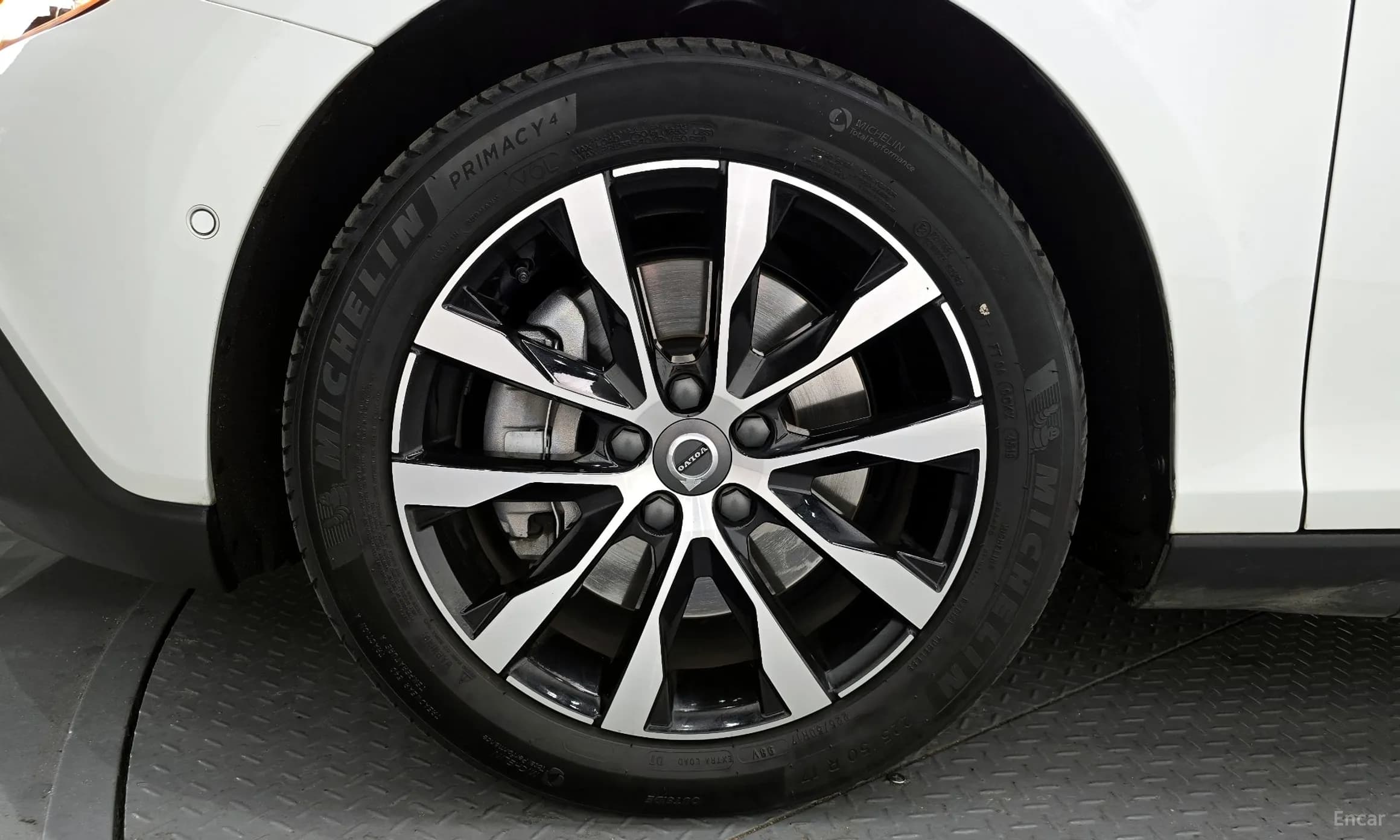 V40 Cross Country