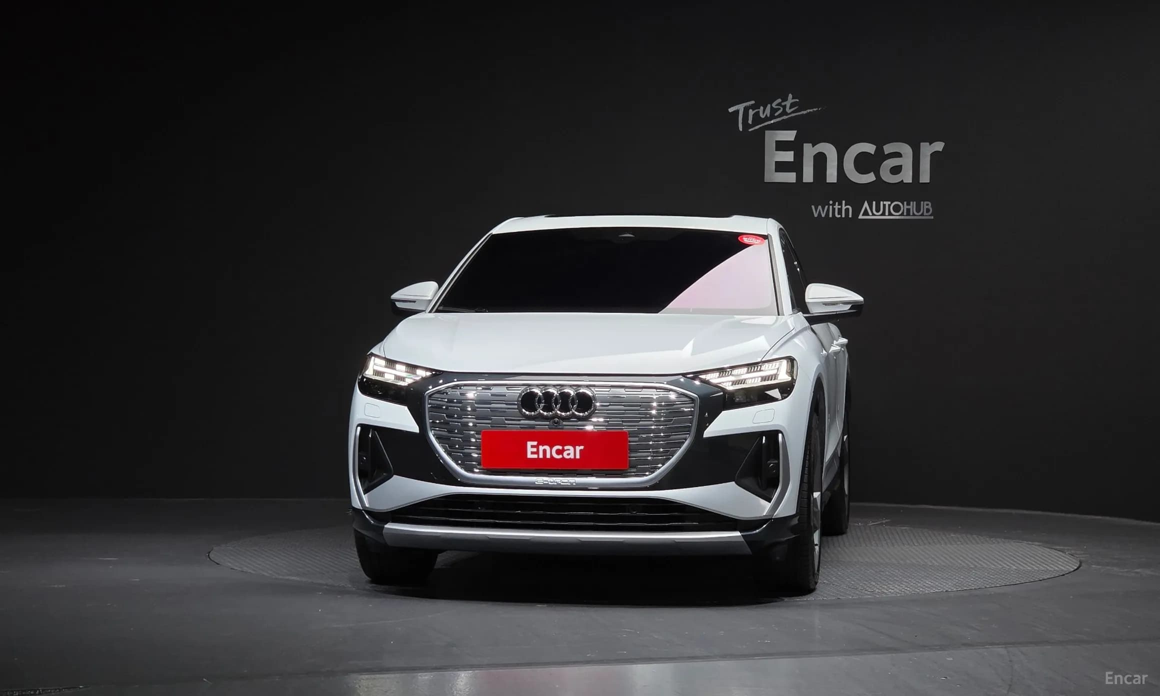 Q4 e-tron (F4)