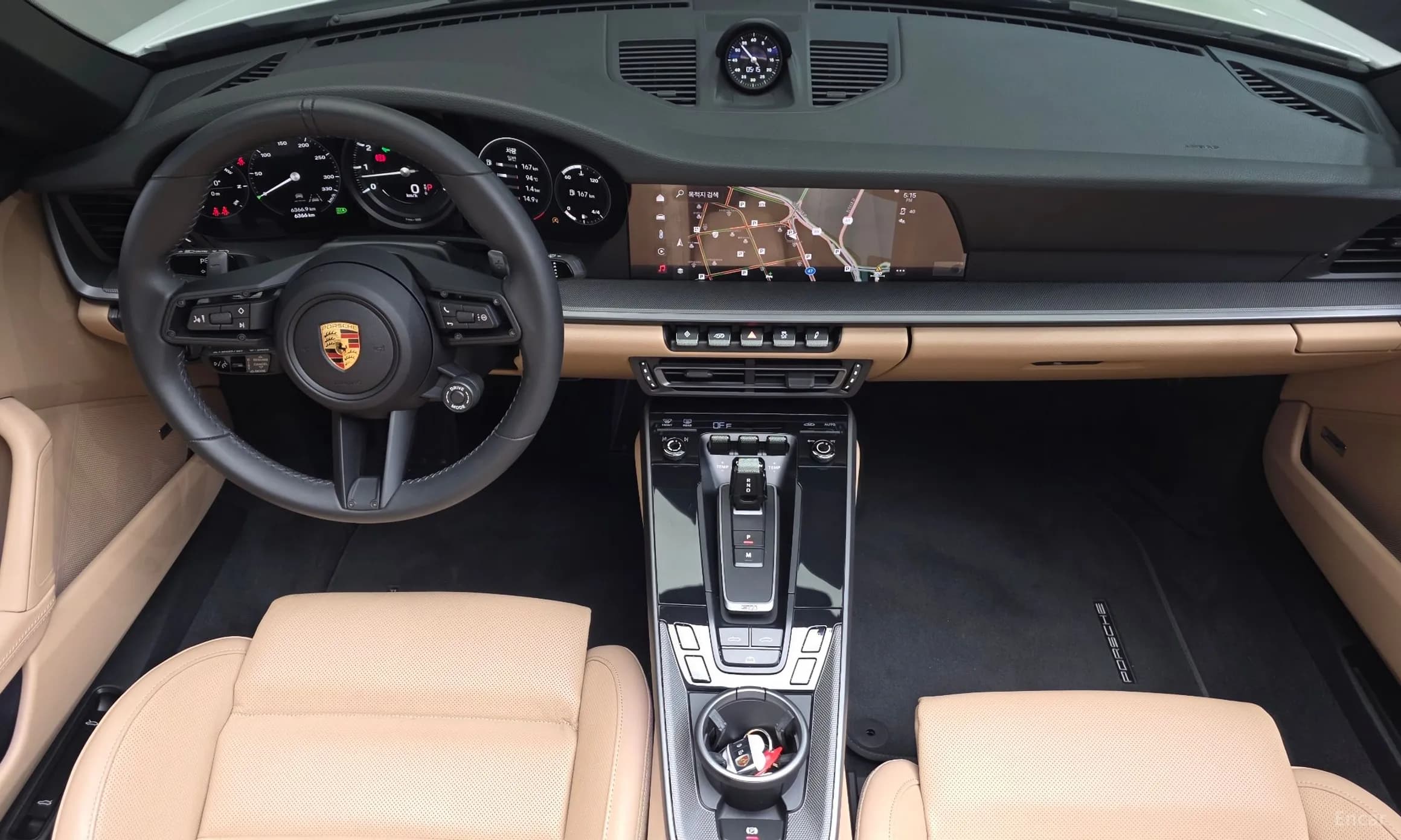 911 (992)