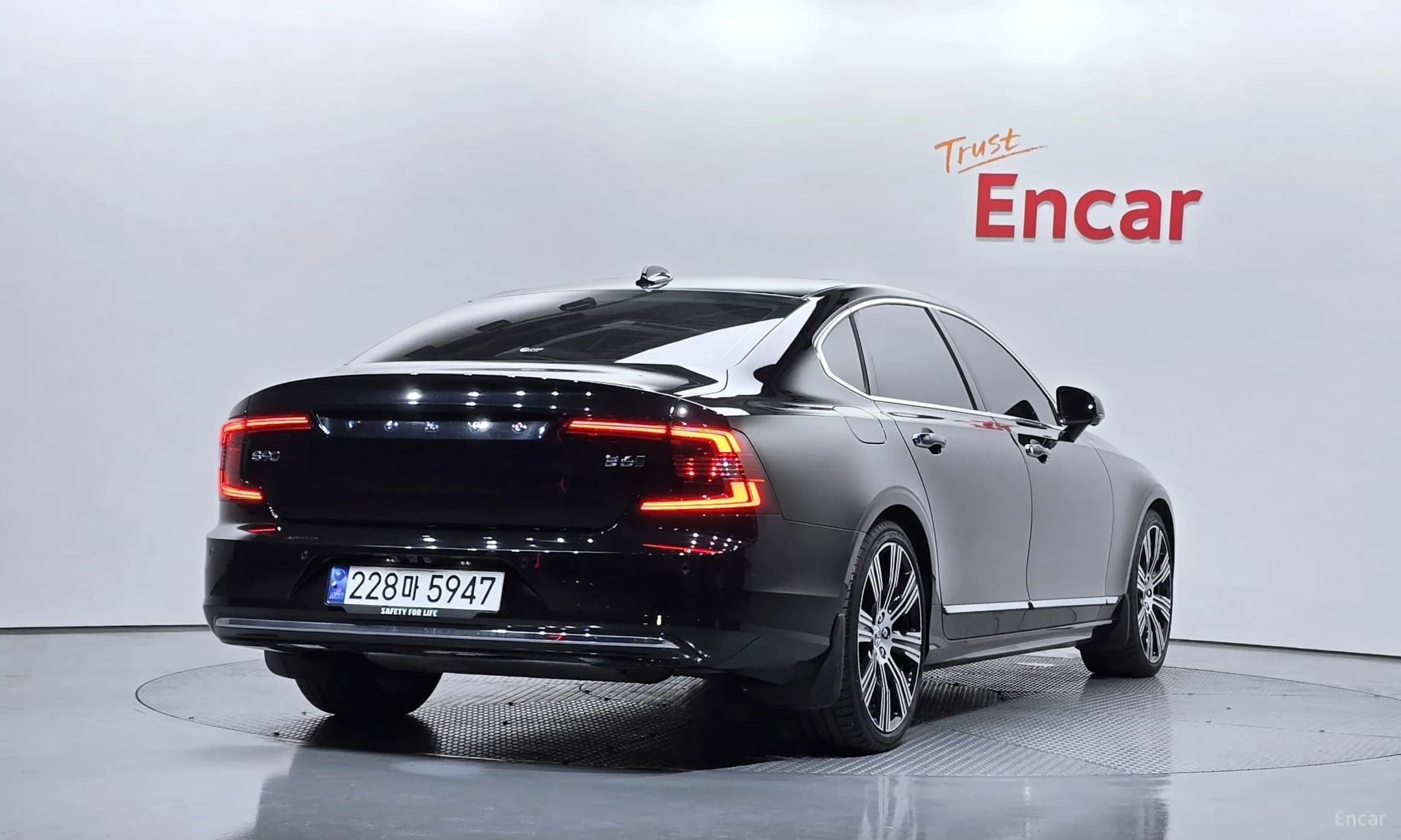S90