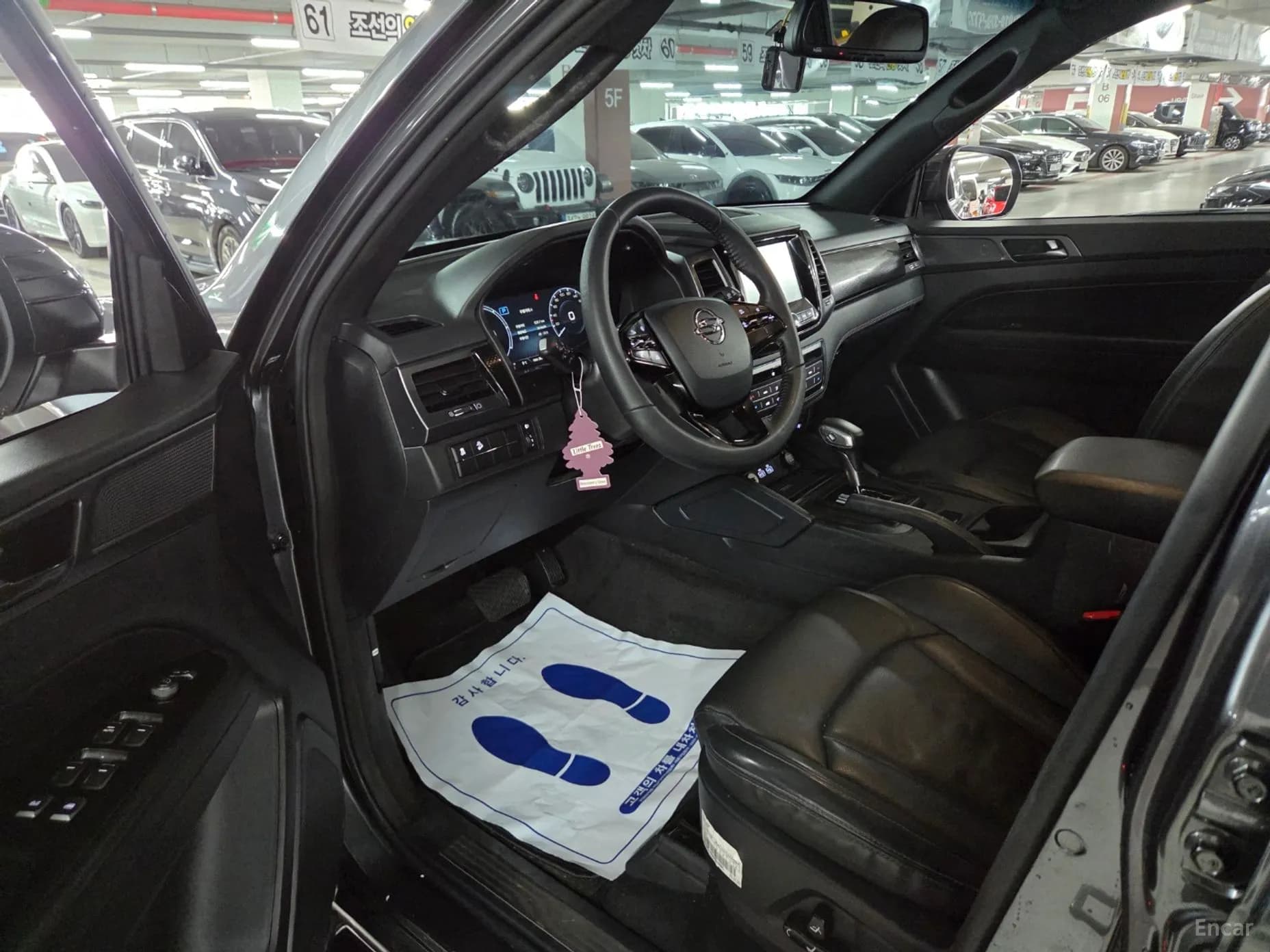 Rexton Sports Khan