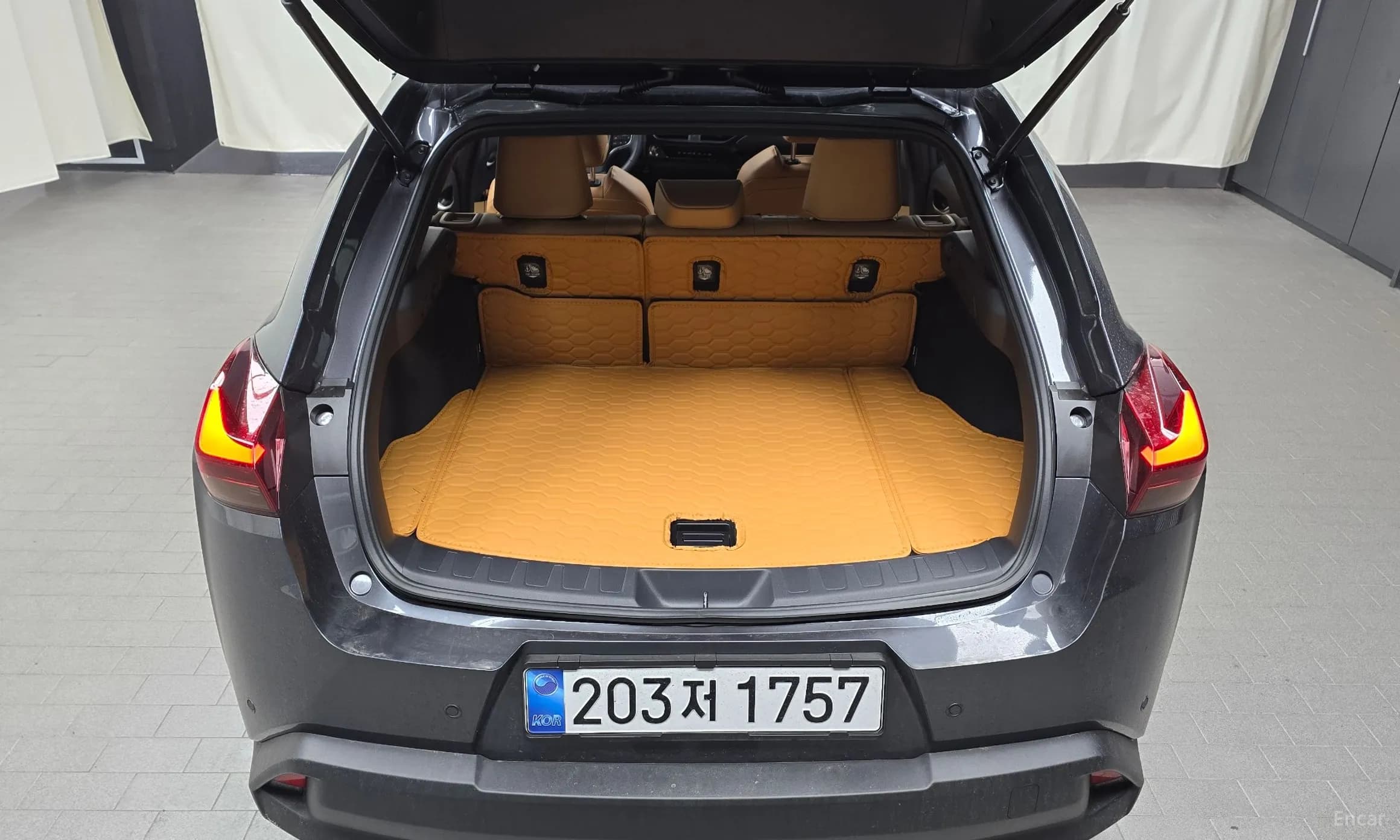 UX300h