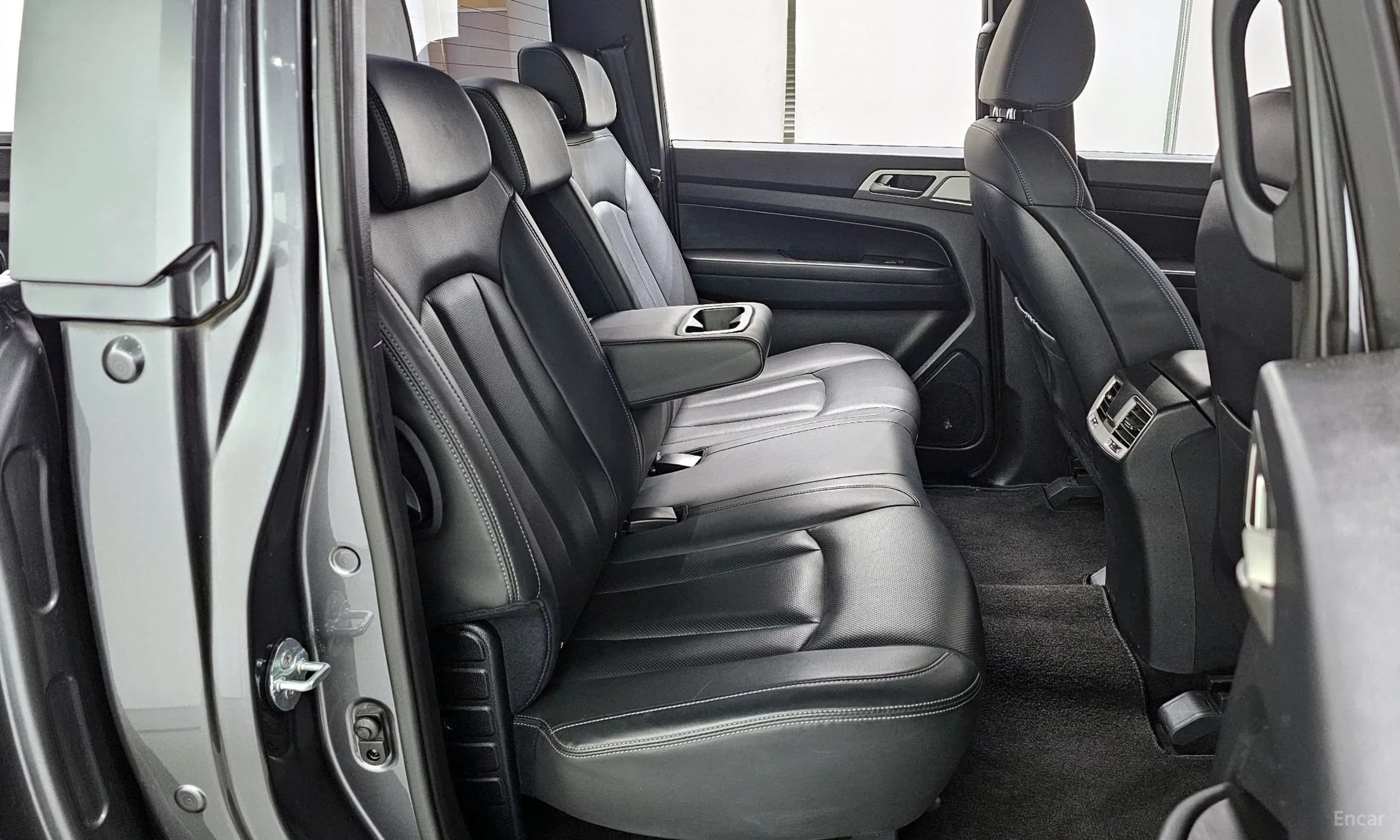 Rexton Sports Khan