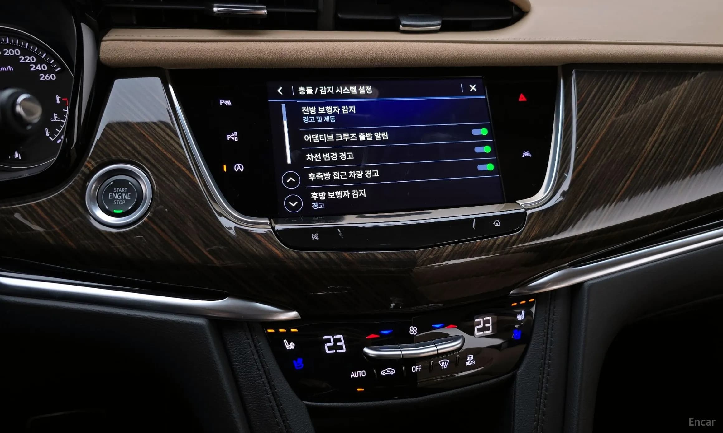 XT6