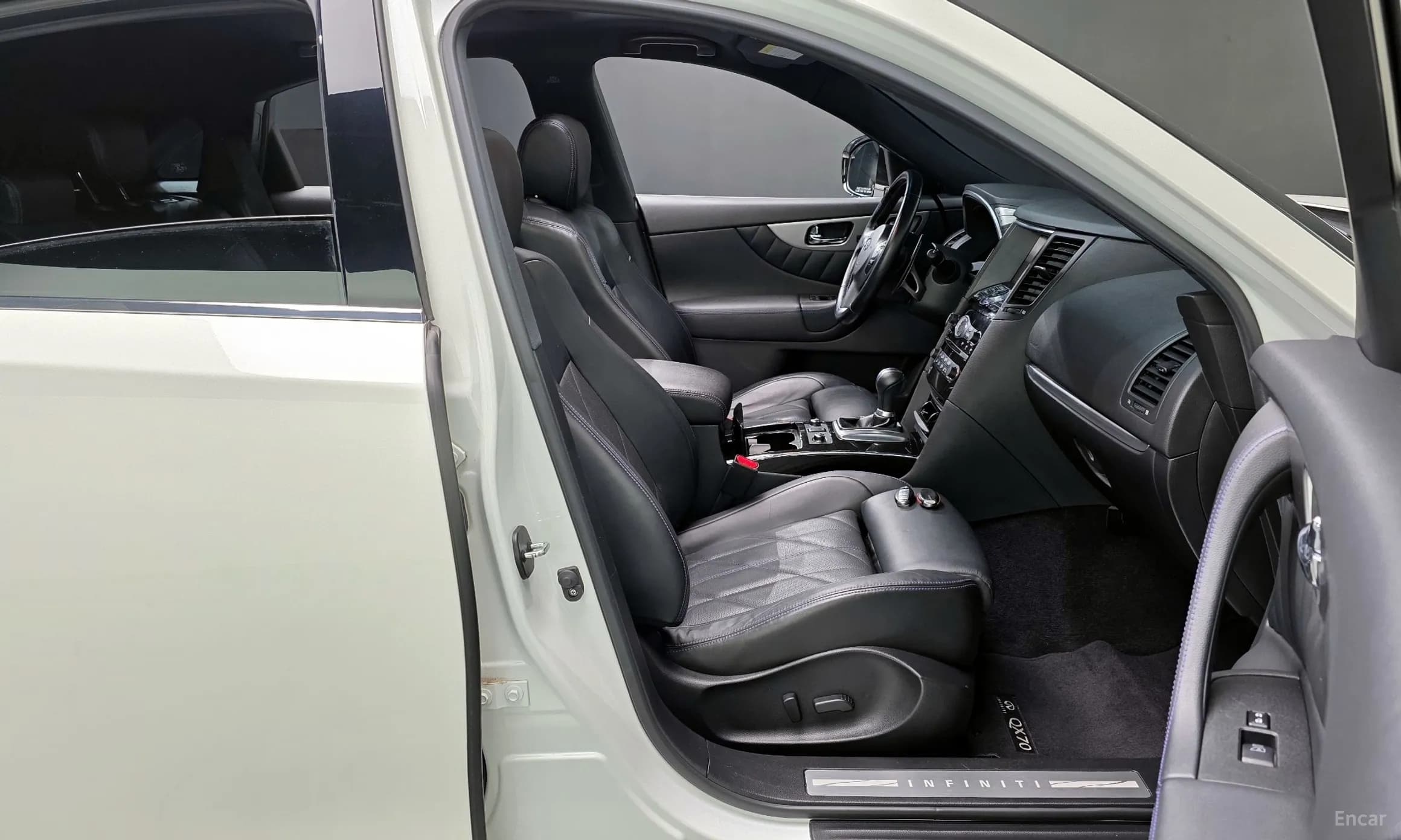 QX70