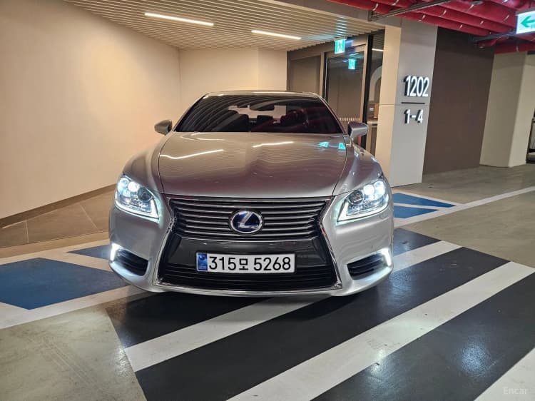LS600hL